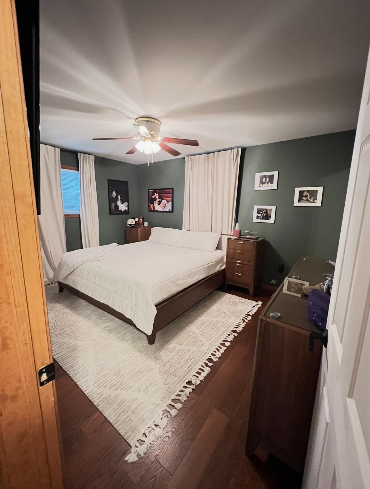 https://zimg.paragon.ice.com/ParagonImages/Property/PH/AABRKY/60898/6/0/0/5e0df8f7a641929df2d88e253ed4de2c/0/11401f09a462c4dabfa4b1cca2403312/60898-45c93518-e18a-4d5f-9684-2a3212bbb682.JPG