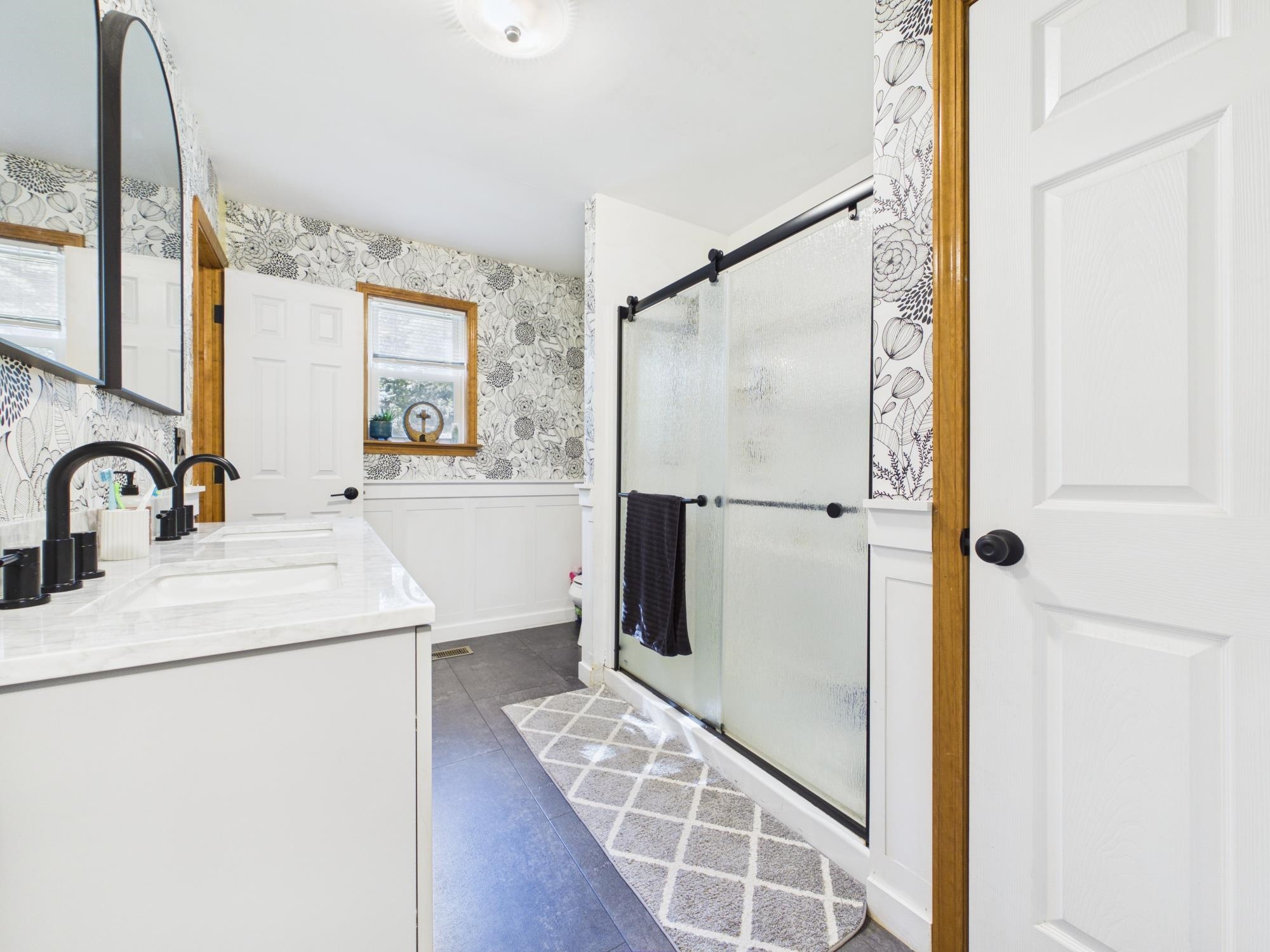 https://zimg.paragon.ice.com/ParagonImages/Property/PH/AABRKY/60898/9/0/0/79a08e07e614d937cd1b51e5d063d98a/0/11401f09a462c4dabfa4b1cca2403312/60898-9609f89c-5b82-49e5-9810-b96b34b2baa7.JPG