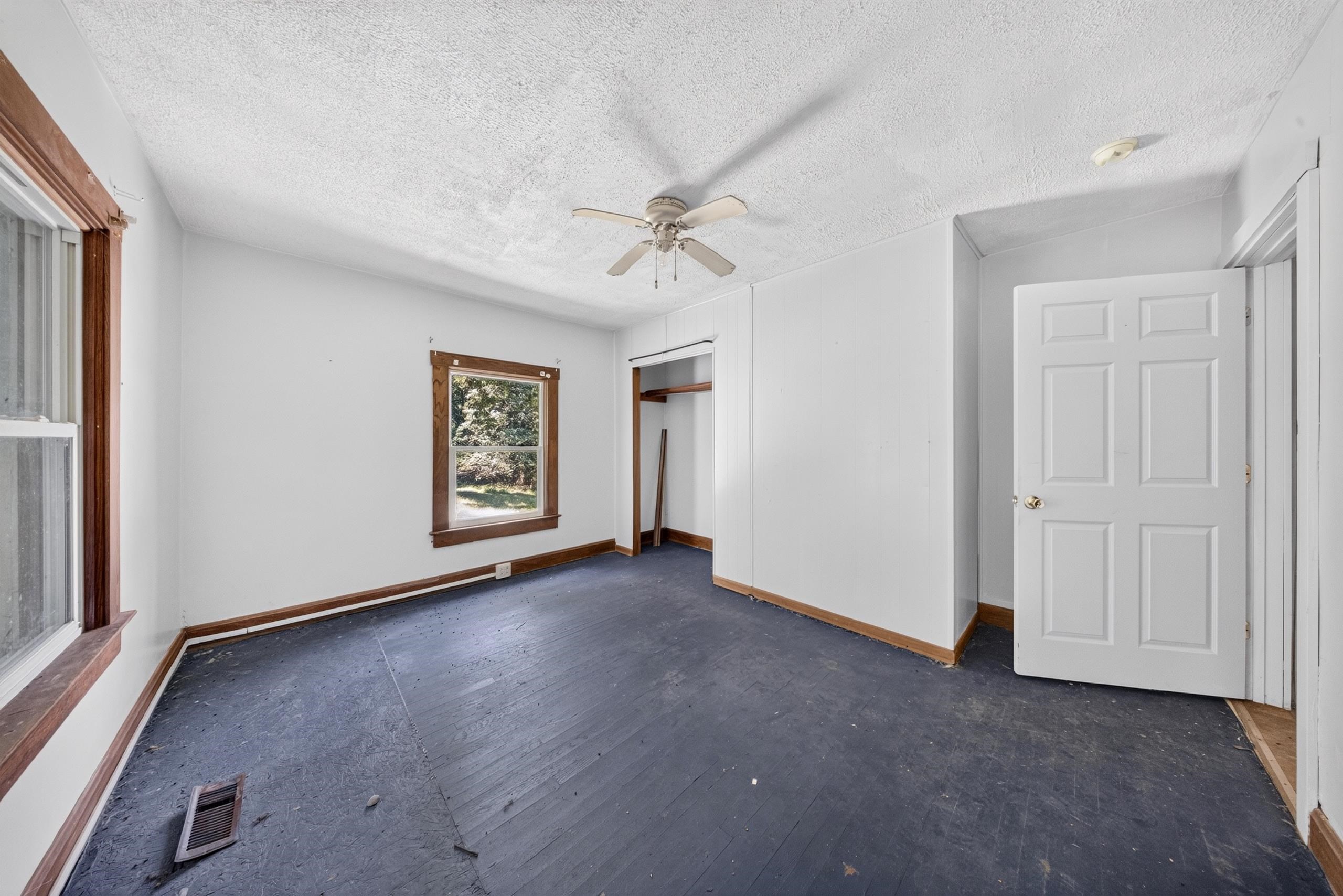 https://zimg.paragon.ice.com/ParagonImages/Property/PH/AABRKY/60899/7/0/0/33c7a38dc23076365391026287605574/0/2e2a6837049d7bd6dcd16a3f58dc6307/60899-8316cbe7-bfb9-43f8-bc36-ca2be736837c.JPG