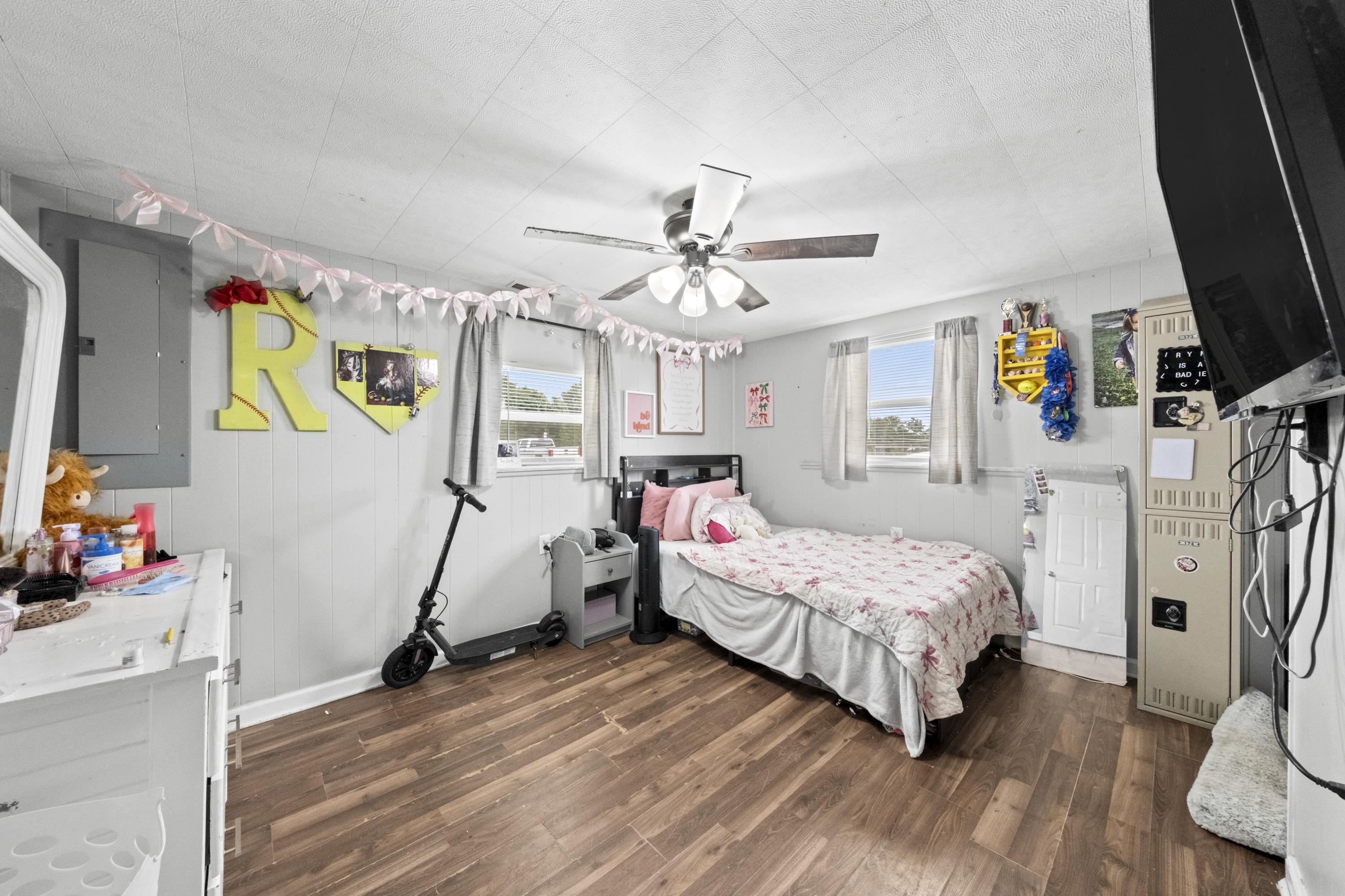 https://zimg.paragon.ice.com/ParagonImages/Property/PH/AABRKY/60900/10/0/0/840dcb3475691ea3803b63bd0210c31c/0/2ecd7836c5cb16ccb7467be3fb9334ca/60900-32c0bc28-0c3f-418a-9ffd-ec98db7da12b.JPG