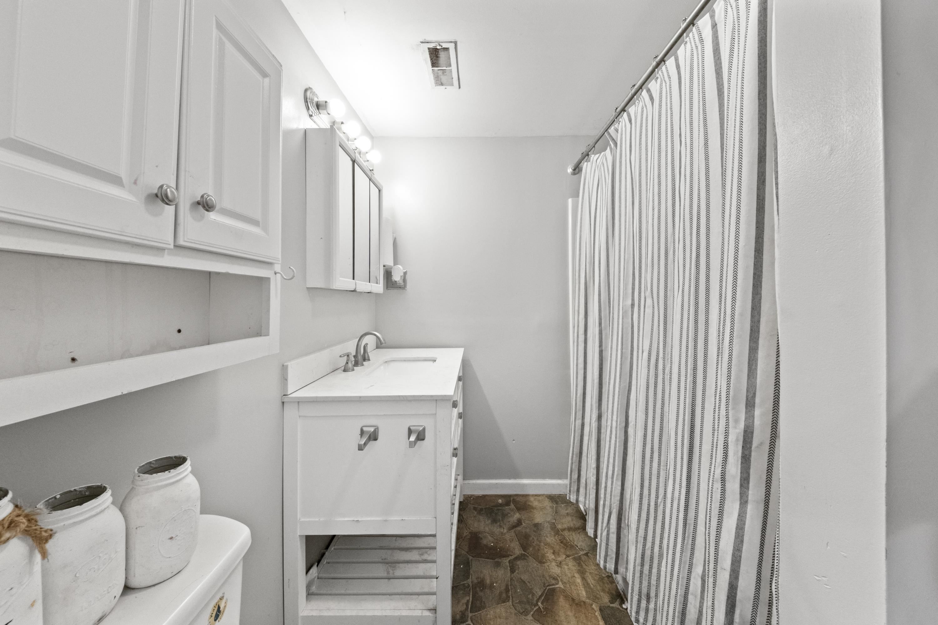 https://zimg.paragon.ice.com/ParagonImages/Property/PH/AABRKY/60900/7/0/0/708e210e8ab0767a96a6e4e546f9d743/0/2ecd7836c5cb16ccb7467be3fb9334ca/60900-3d2a2d90-d150-40f7-b4be-fbcf49936a60.JPG