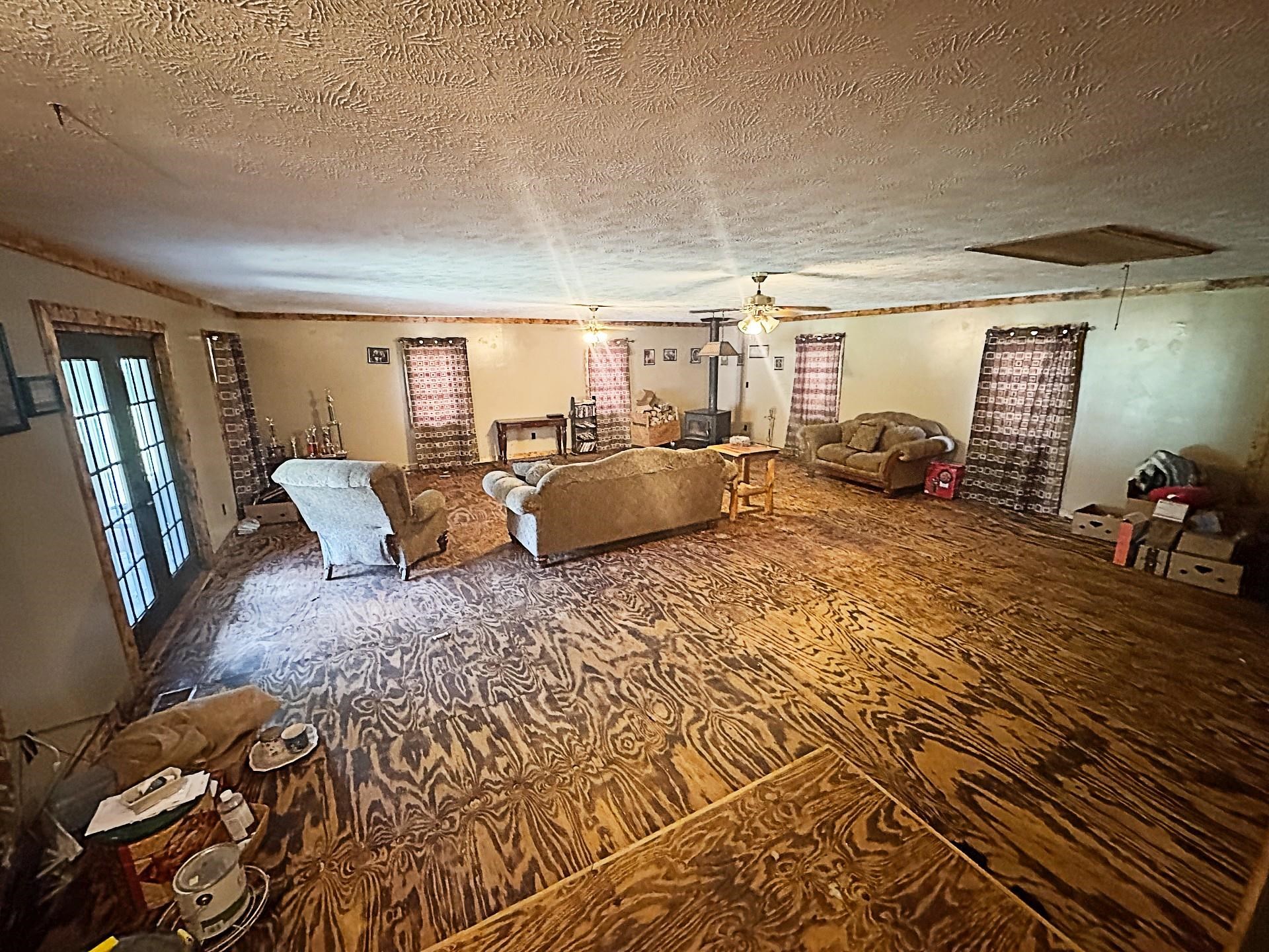 https://zimg.paragon.ice.com/ParagonImages/Property/PH/AABRKY/60901/11/0/0/af3b321d722bfde40dad86f3925d6615/0/1cef52cf530f4bf67ce22cec0d013878/60901-7994311d-c12d-4293-a97d-1149bbe598ed.JPG