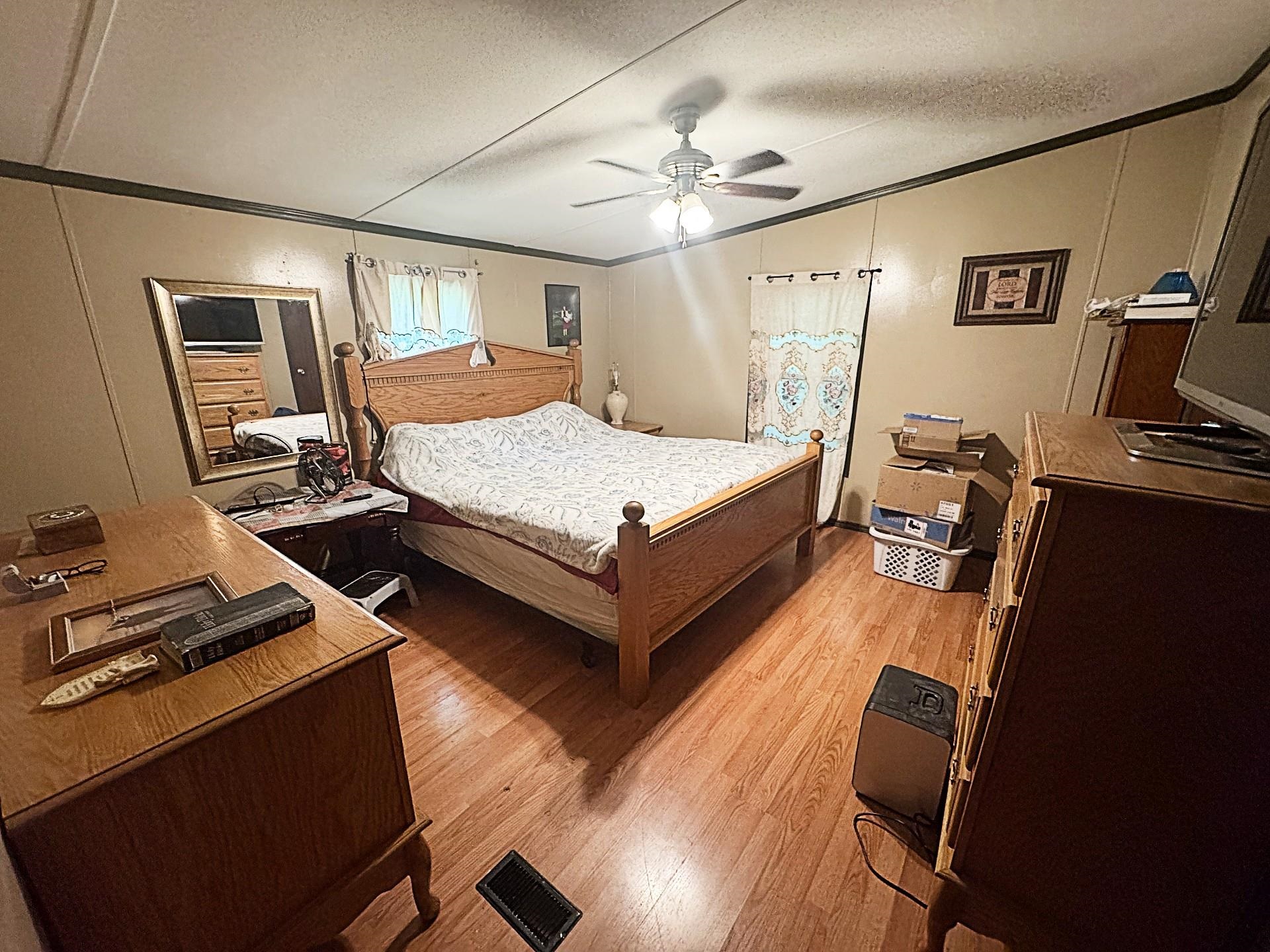 https://zimg.paragon.ice.com/ParagonImages/Property/PH/AABRKY/60901/5/0/0/f09b91be4e00a443a63d2938ba1a051c/0/1cef52cf530f4bf67ce22cec0d013878/60901-f3078685-f1a6-44f6-9d2a-ecefac7e5281.JPG