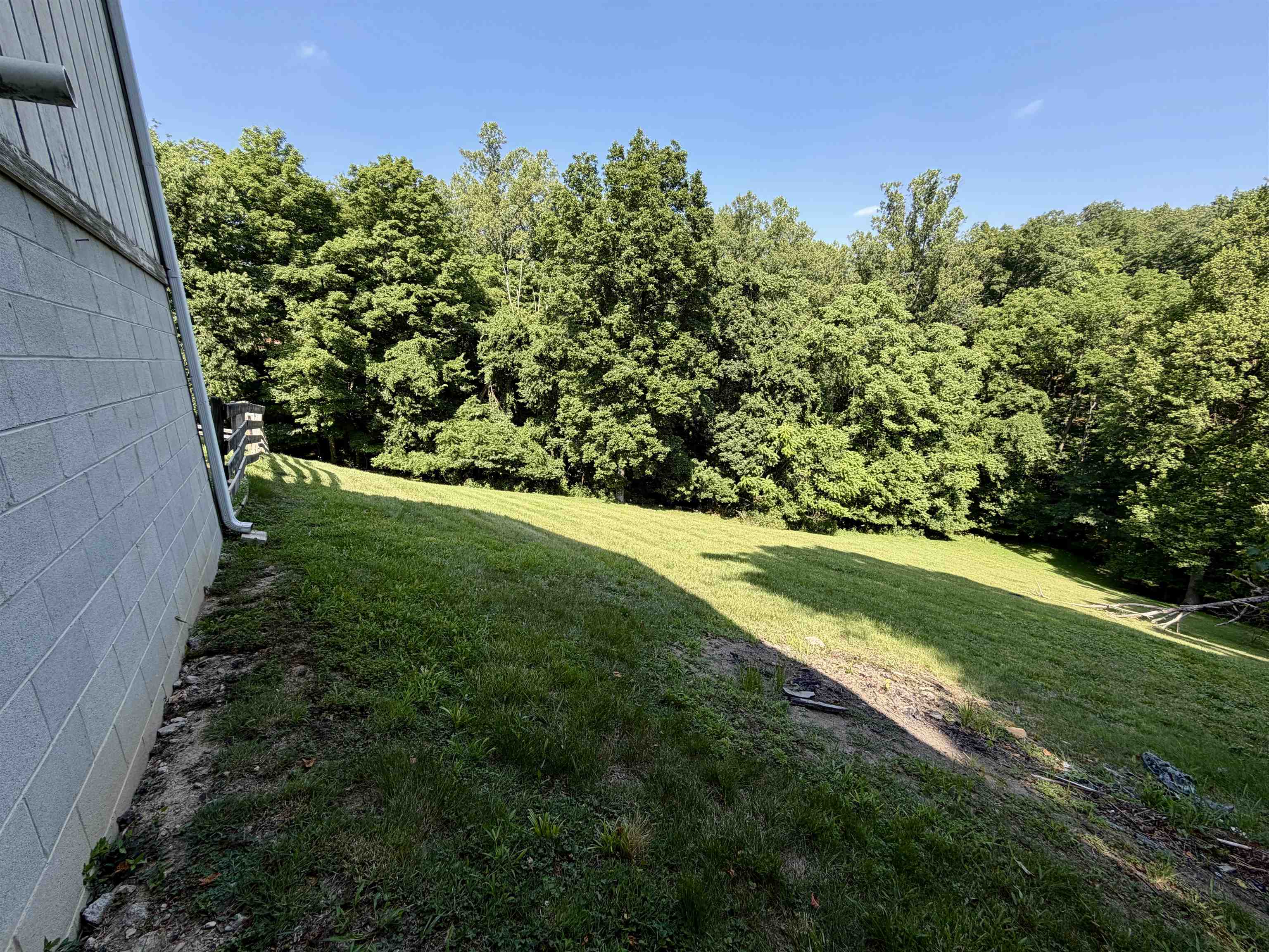 https://zimg.paragon.ice.com/ParagonImages/Property/PH/AABRKY/60903/6/0/0/2645bea2b0cdc0e728fe665314922e42/0/5828e20dd928278980c9d3b4fda4177a/60903-db0118b1-a6d5-49a4-bec8-936b63c57f47.JPG