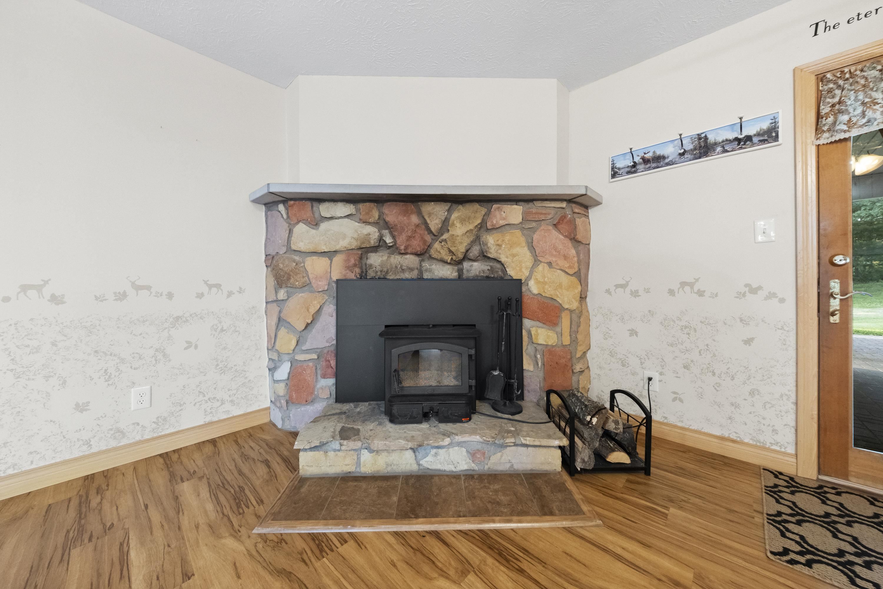 https://zimg.paragon.ice.com/ParagonImages/Property/PH/AABRKY/60908/9/0/0/36038d8ca420c99ddf789325cf3f74da/0/443e42907d66bbc52d558a7005932a19/60908-1c956e5b-85b0-4410-a8df-b19019821bd1.JPG