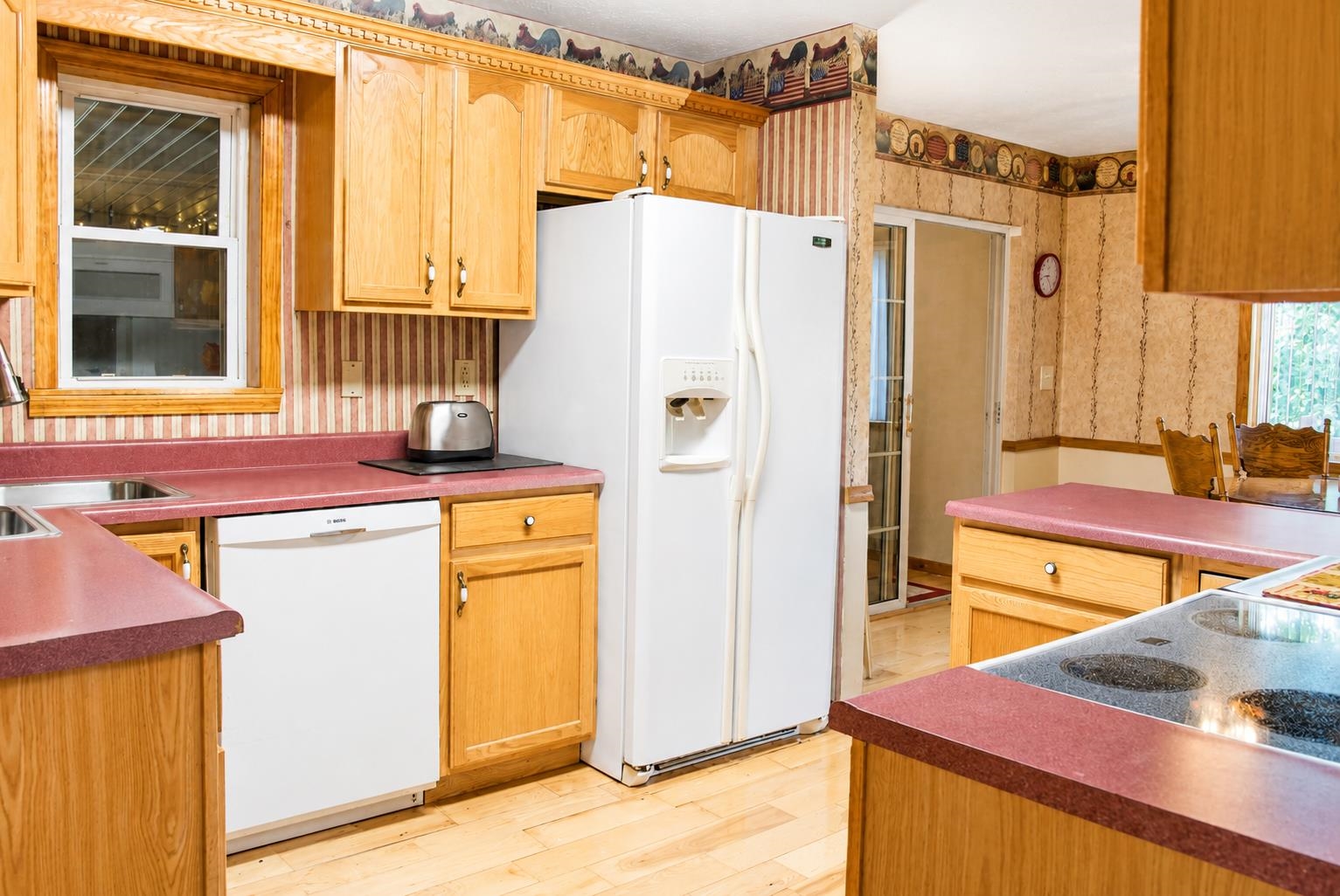 https://zimg.paragon.ice.com/ParagonImages/Property/PH/AABRKY/60919/13/0/0/9bbb9510f5abfc91559aa56266161377/0/5cbc281b84dccb1ec273a9657b7cd734/60919-473ffa28-b38e-4ac3-83b0-16e893e6aaea.JPG