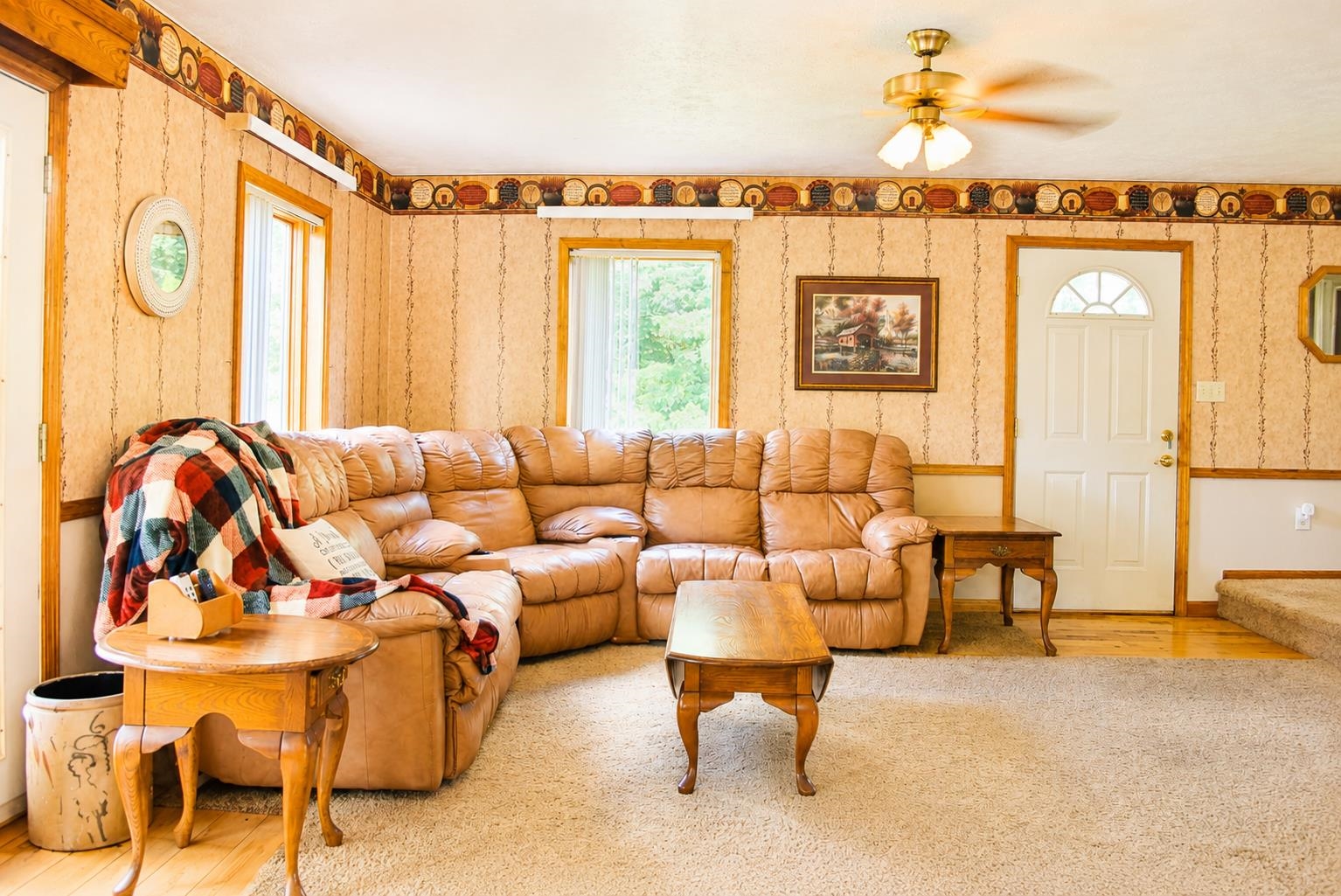 https://zimg.paragon.ice.com/ParagonImages/Property/PH/AABRKY/60919/7/0/0/5b7662e33f7b03a5e018f8f2a1d2e5d3/0/5cbc281b84dccb1ec273a9657b7cd734/60919-e942e682-5cd7-4422-a9fd-e1ea34c933e9.JPG
