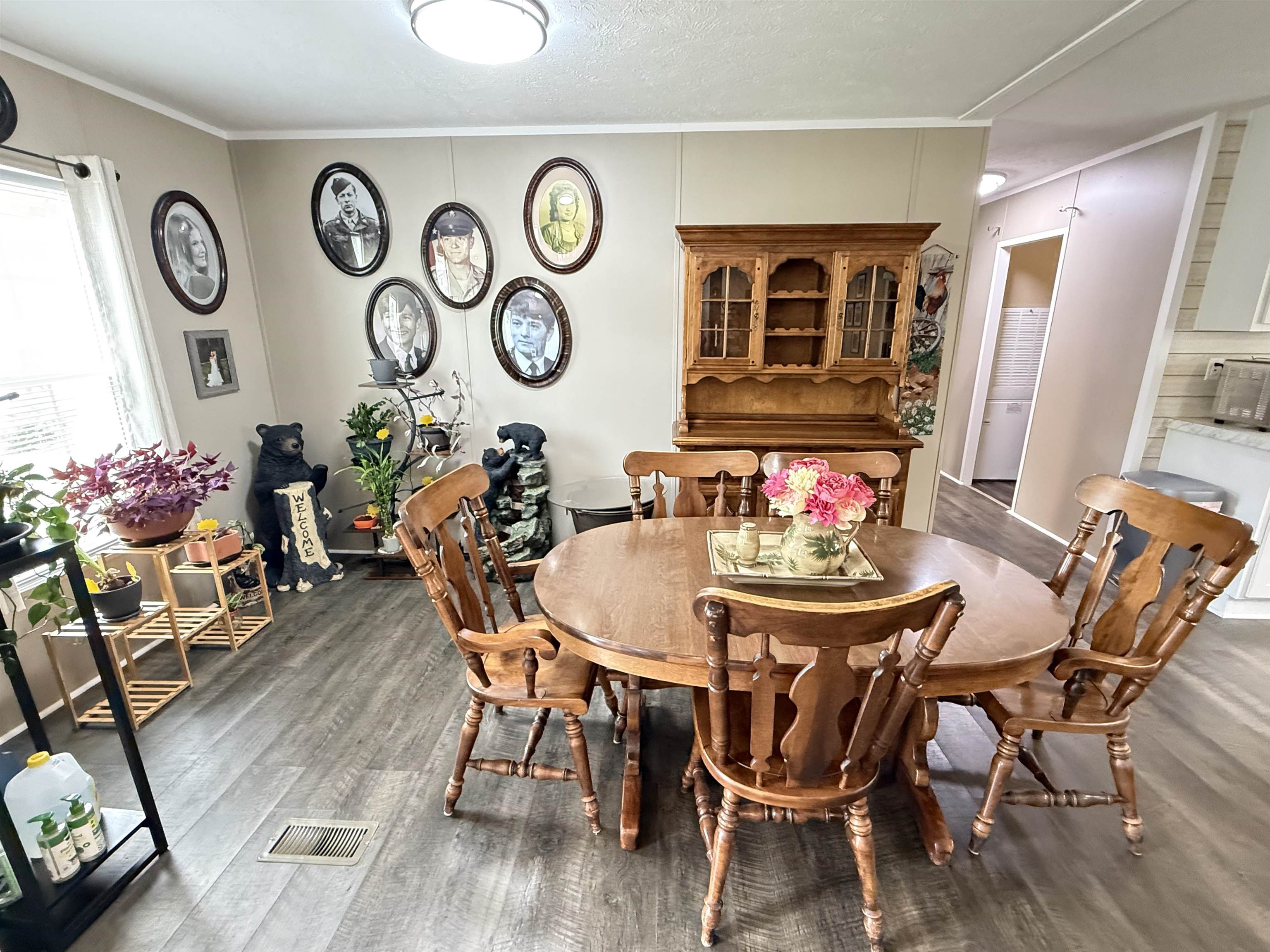 https://zimg.paragon.ice.com/ParagonImages/Property/PH/AABRKY/60920/9/0/0/3e626ca69a72e5a1c0113d08db5c6f5e/0/11ca621c26f97b4b3cb6b8d1b700308c/60920-4883ef97-dc3e-40ad-b55a-7e1066eb879e.JPG