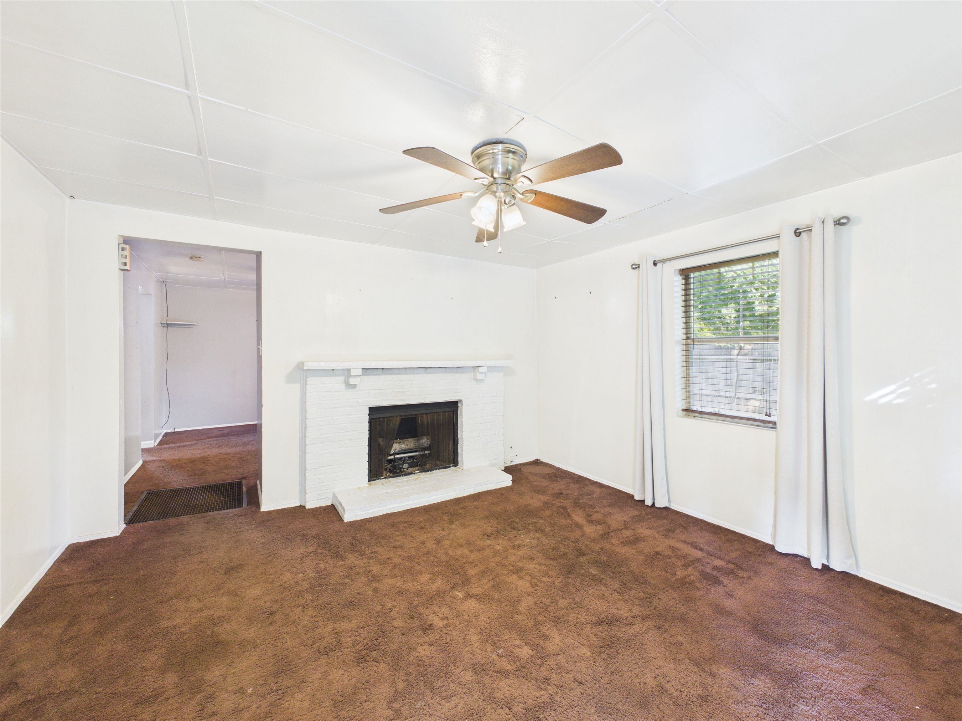 https://zimg.paragon.ice.com/ParagonImages/Property/PH/AABRKY/60921/1/0/0/385f57c2c2e064586cc529e42996a4ea/0/c6b2b257f73b03d4172c648fa4b939e8/60921-f93fa51b-8d47-47f3-934b-ff3817b021c1.JPG