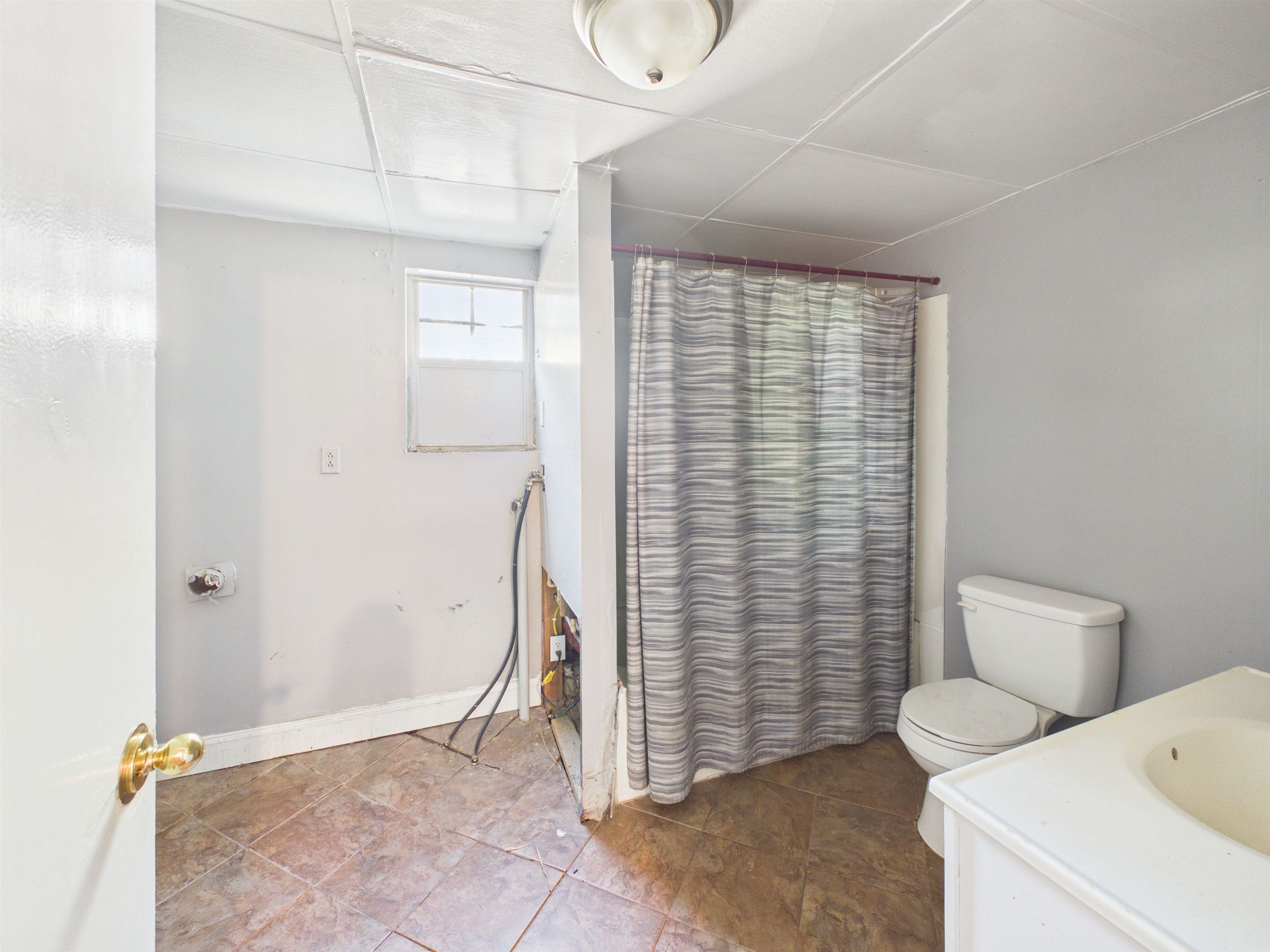 https://zimg.paragon.ice.com/ParagonImages/Property/PH/AABRKY/60921/13/0/0/1c33c642231c8a0fcac827bc0cae0147/0/c6b2b257f73b03d4172c648fa4b939e8/60921-bc18cbab-13b7-4f64-9575-a06de5b734f2.JPG