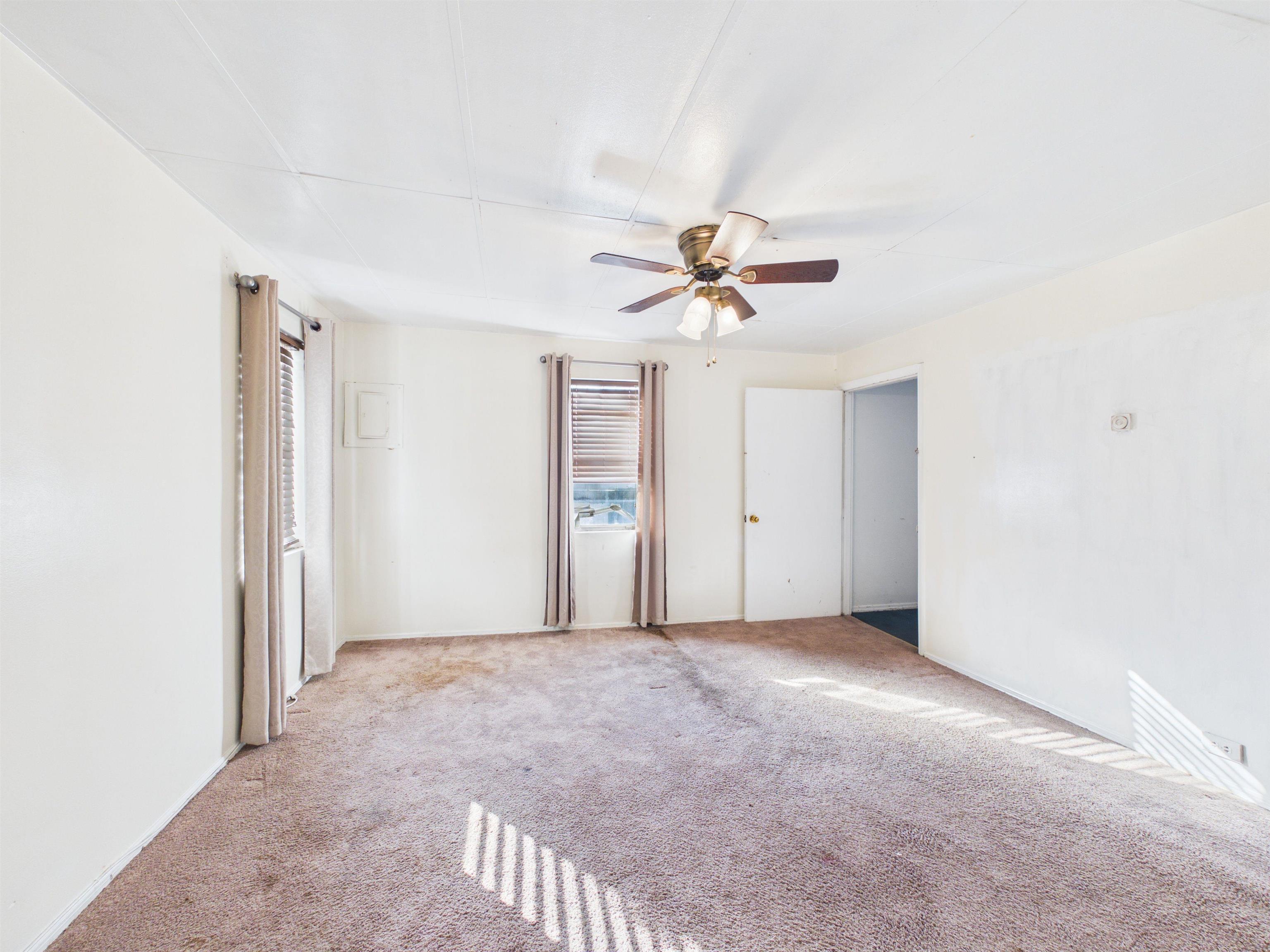 https://zimg.paragon.ice.com/ParagonImages/Property/PH/AABRKY/60921/3/0/0/7f24c72d95c32342d3b28e48e89cb3a5/0/c6b2b257f73b03d4172c648fa4b939e8/60921-78e71b4d-486b-4b4f-8129-75d09788c2d2.JPG