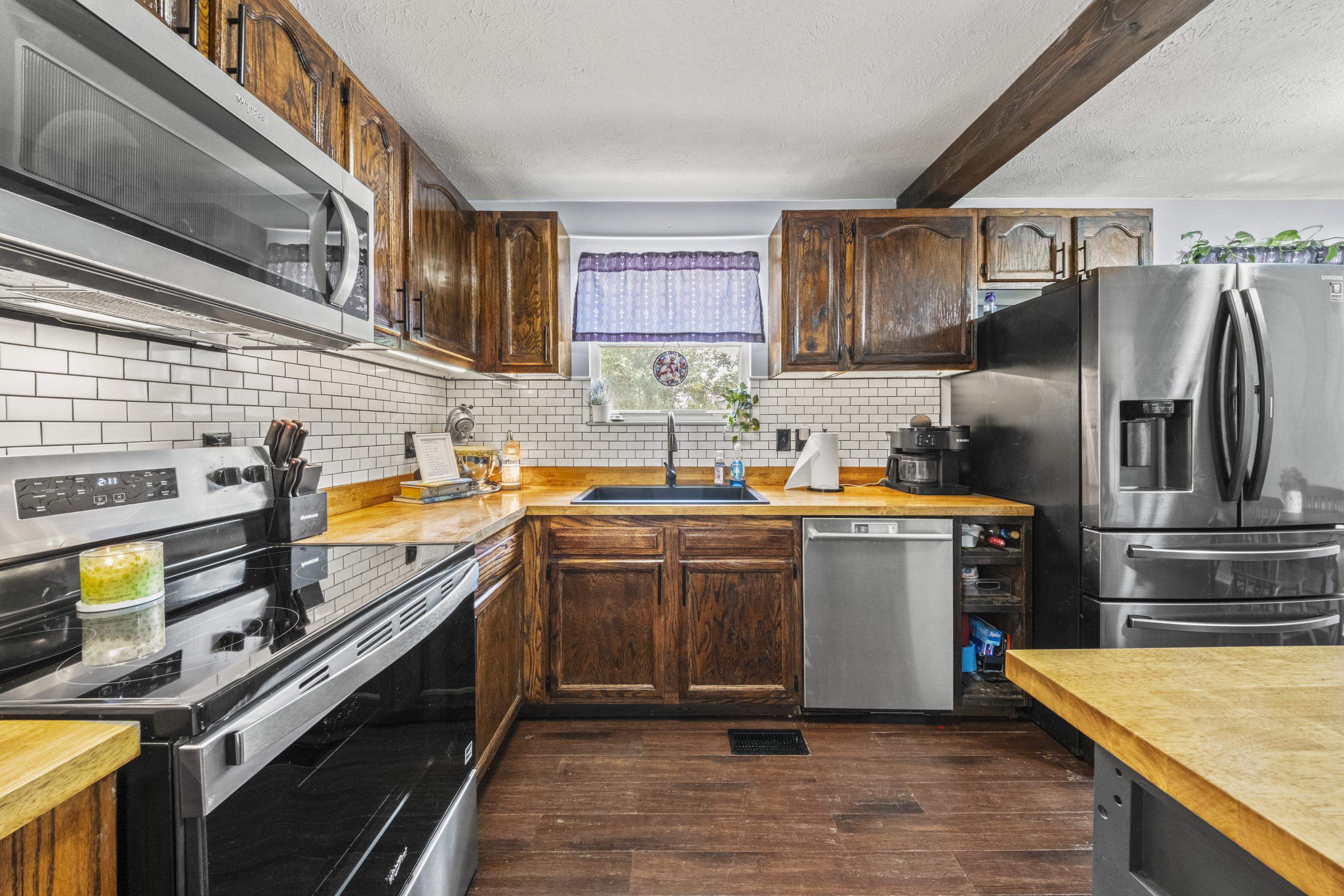 https://zimg.paragon.ice.com/ParagonImages/Property/PH/AABRKY/60922/12/0/0/6788a3e8d08ea0f24ad9ded803e9ae13/0/dede5c908e394db7fc70e2f5be9c3a1a/60922-98396278-2fc9-41b7-a4c8-e1b08890b6d5.JPG