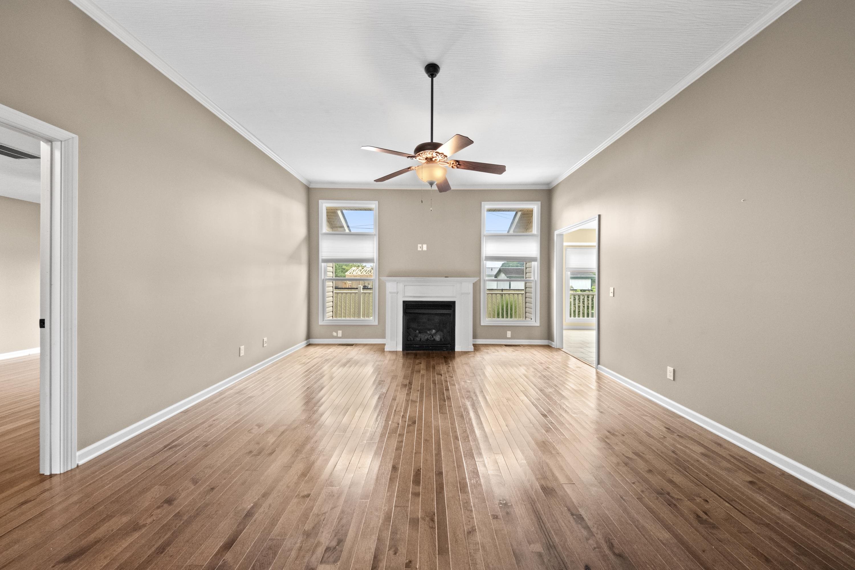 https://zimg.paragon.ice.com/ParagonImages/Property/PH/AABRKY/60924/6/0/0/9f0189868bd0028680e6dba823adc394/0/16b70fd89cef2879279aa1751292b02a/60924-3927d57b-1488-4353-aac5-3f30414667e4.JPG