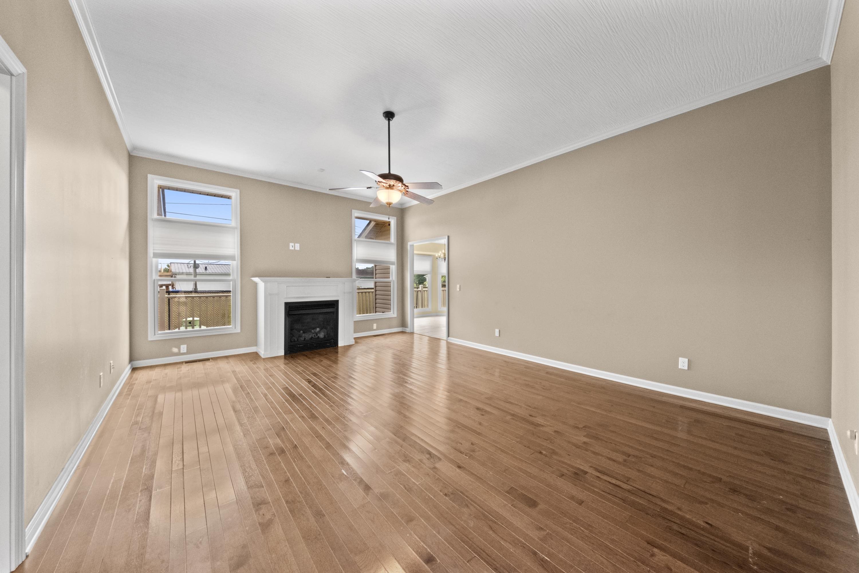 https://zimg.paragon.ice.com/ParagonImages/Property/PH/AABRKY/60924/7/0/0/c08cb7bceac2dd2748c7d692dc8f18de/0/16b70fd89cef2879279aa1751292b02a/60924-8fa4641b-dc93-40f2-b59e-c1edd5f5da71.JPG