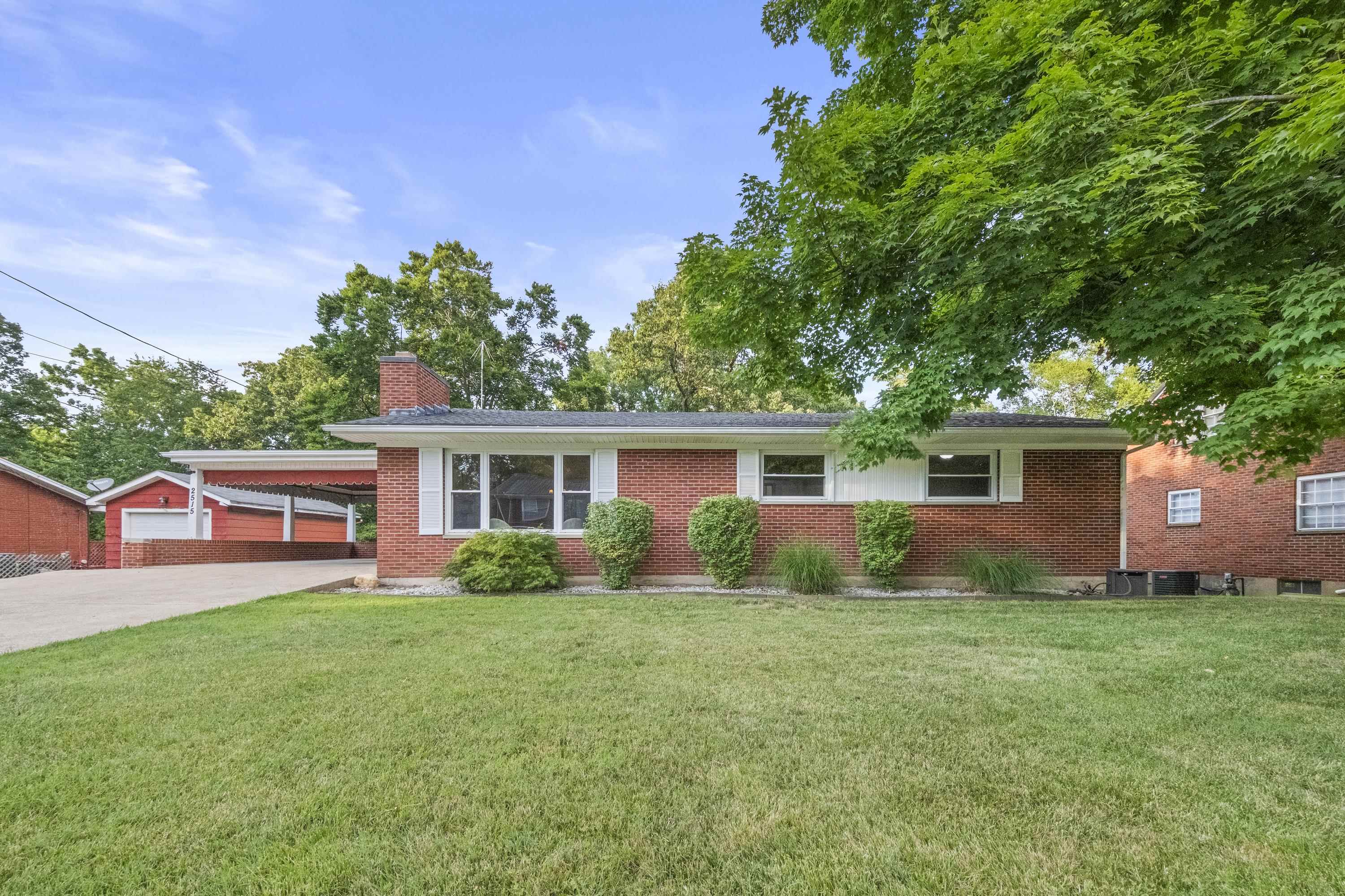 https://zimg.paragon.ice.com/ParagonImages/Property/PH/AABRKY/60927/1/0/0/ed8e68dfba759342223a842d0d93860a/0/606a205a3eb963ba791aa3ca1439aed9/60927-bd60a761-a53d-4c3b-8791-07959f76a2a5.JPG