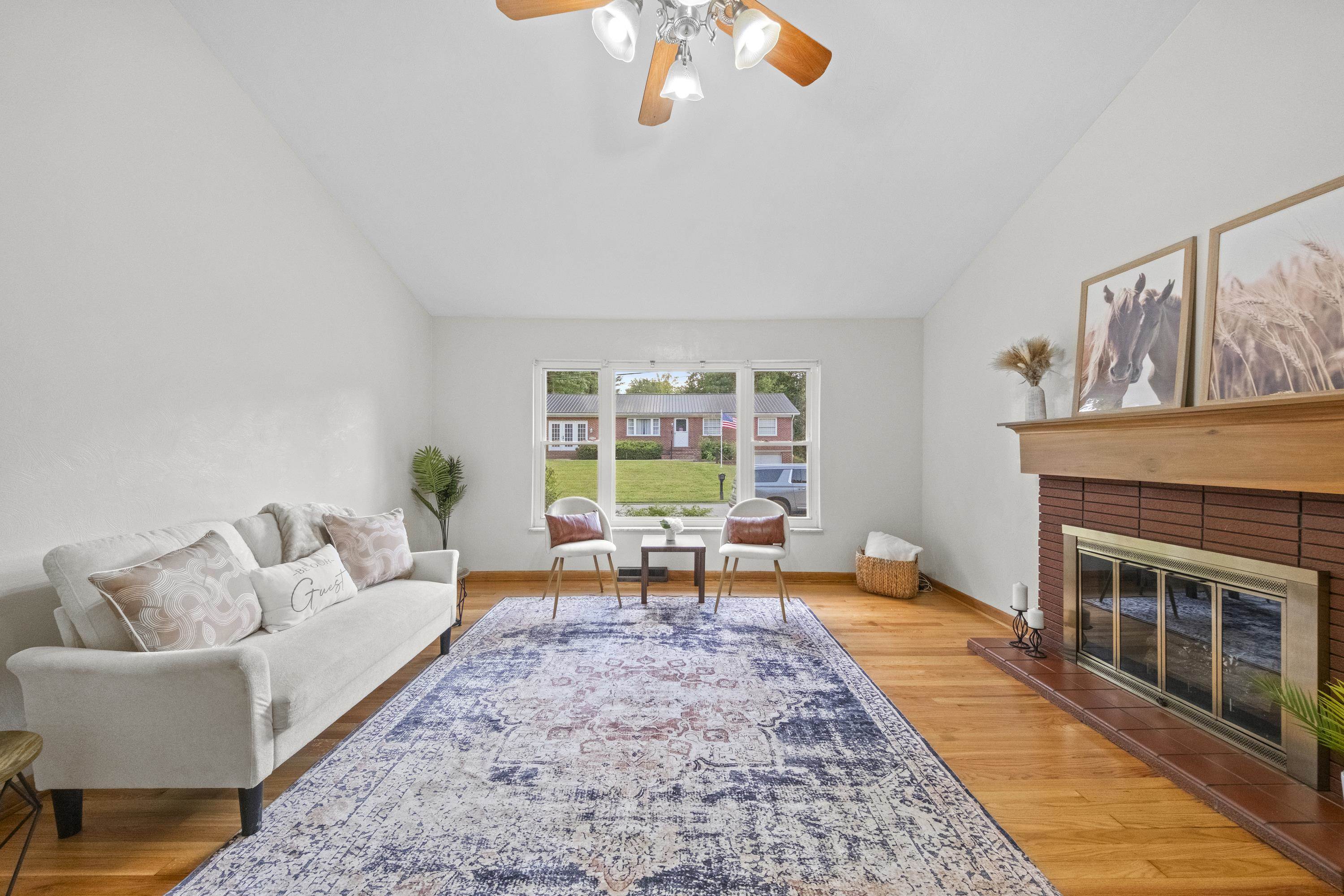 https://zimg.paragon.ice.com/ParagonImages/Property/PH/AABRKY/60927/12/0/0/ab50548967921951fac8137ea6a8f458/0/606a205a3eb963ba791aa3ca1439aed9/60927-1d1cc4b1-2c76-495b-bf02-1fb211e0543a.JPG