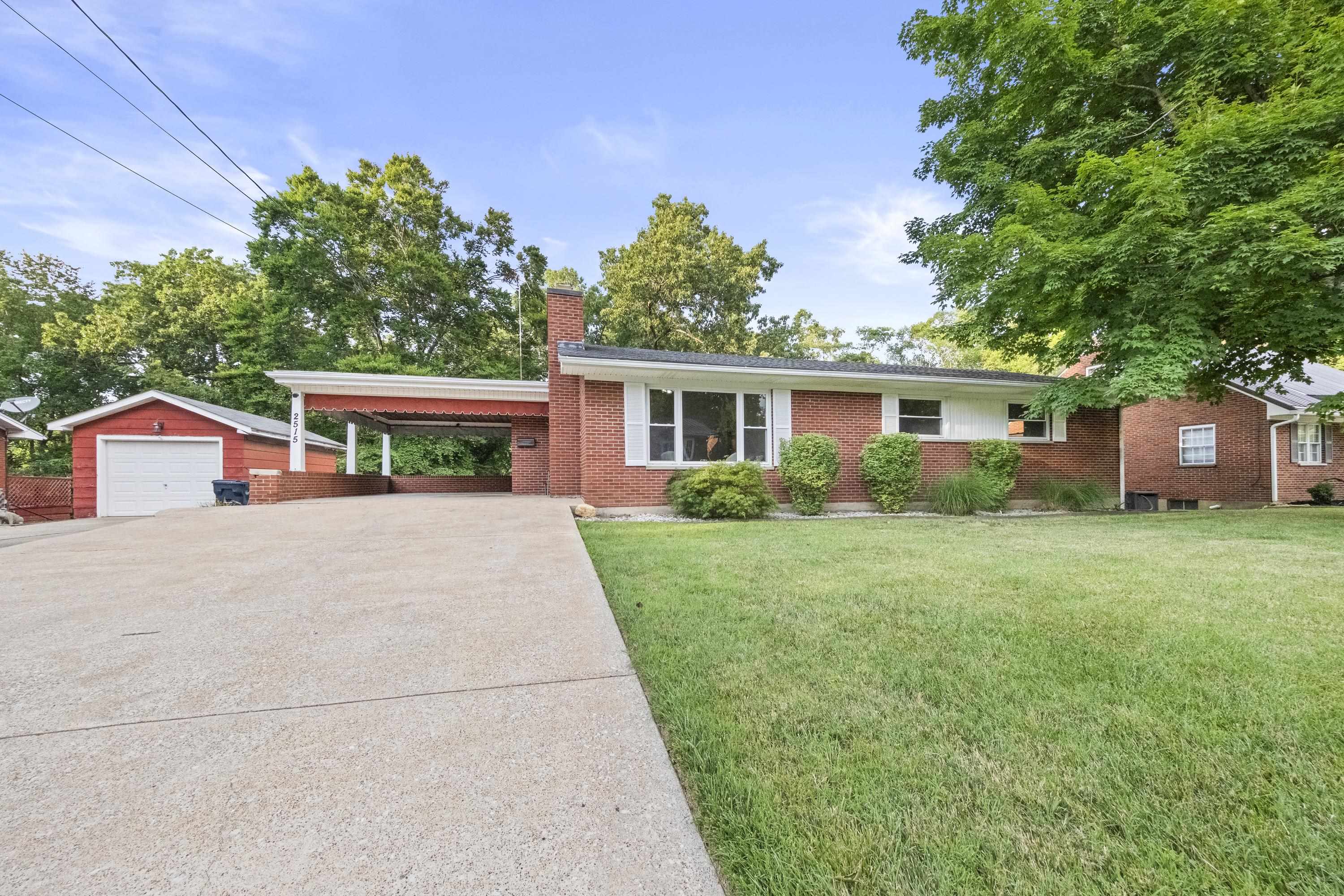 https://zimg.paragon.ice.com/ParagonImages/Property/PH/AABRKY/60927/6/0/0/d5c9446a57c461f279f959ce9d51cfc3/0/606a205a3eb963ba791aa3ca1439aed9/60927-2a288bbd-5eb2-4d71-b621-cc3e05d1334a.JPG