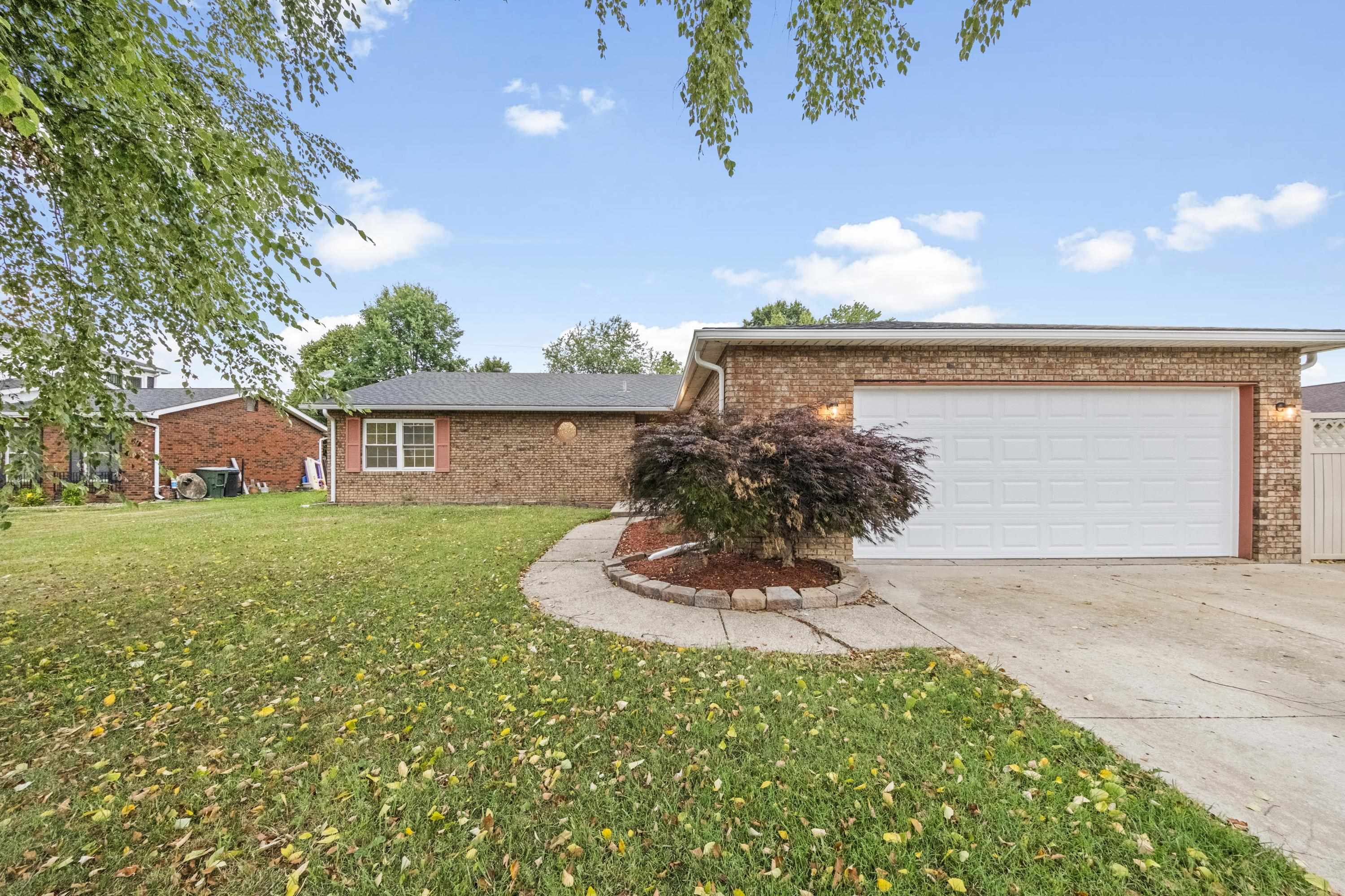 https://zimg.paragon.ice.com/ParagonImages/Property/PH/AABRKY/60930/5/0/0/ed8e7b8e8d0a1a8ff42b8fec1929c534/0/ec235bb31b458a663e497d7e2fcd5155/60930-48cad692-d7ba-4730-b2fb-23878d369f46.JPG