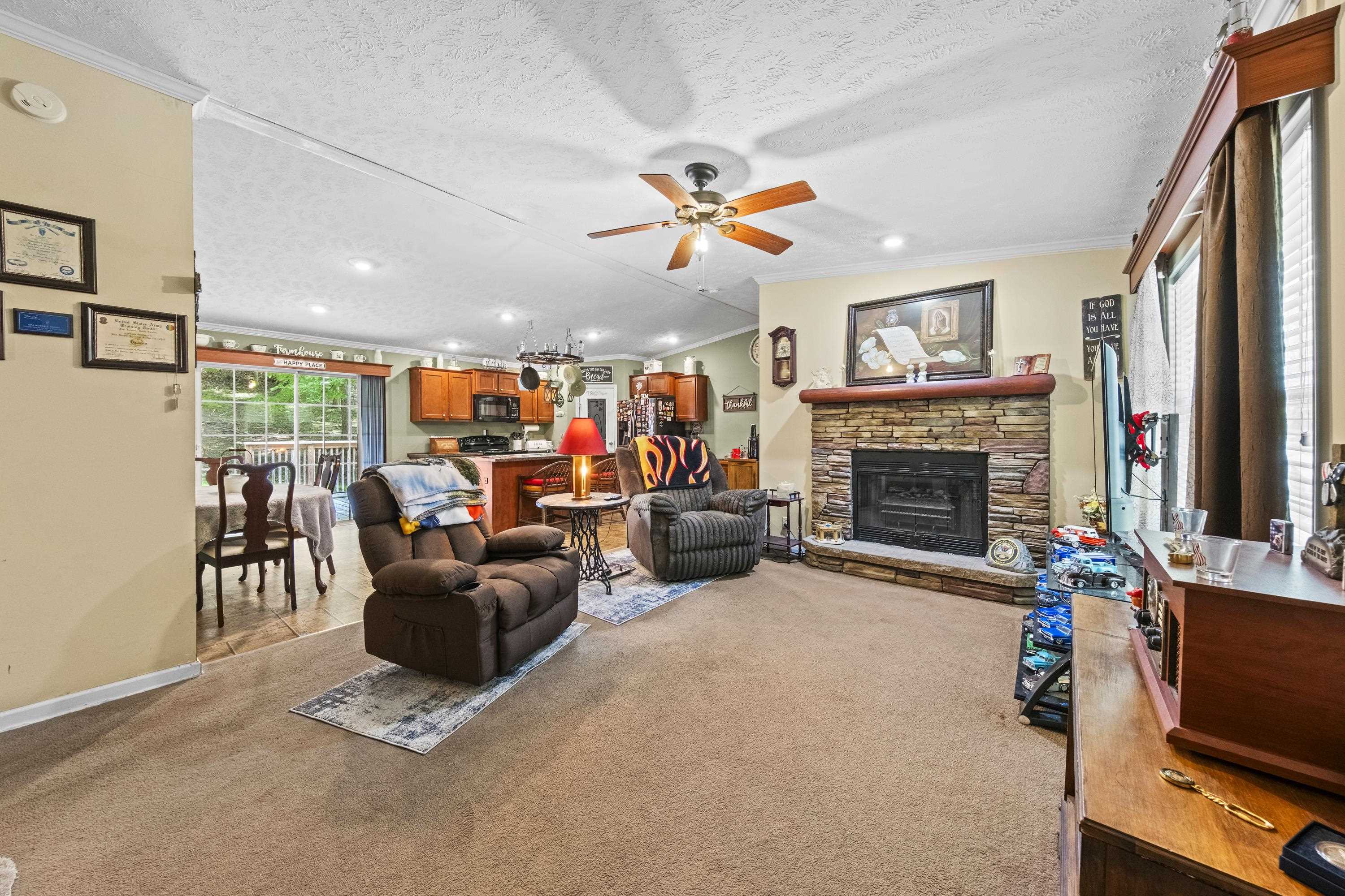 https://zimg.paragon.ice.com/ParagonImages/Property/PH/AABRKY/60933/2/0/0/37faa8c1fef35d05e65dc18efc7a2cec/0/740a3683240ca037b2a11b691bb43d85/60933-48be14bc-3577-44af-933f-91f856473fa2.JPG