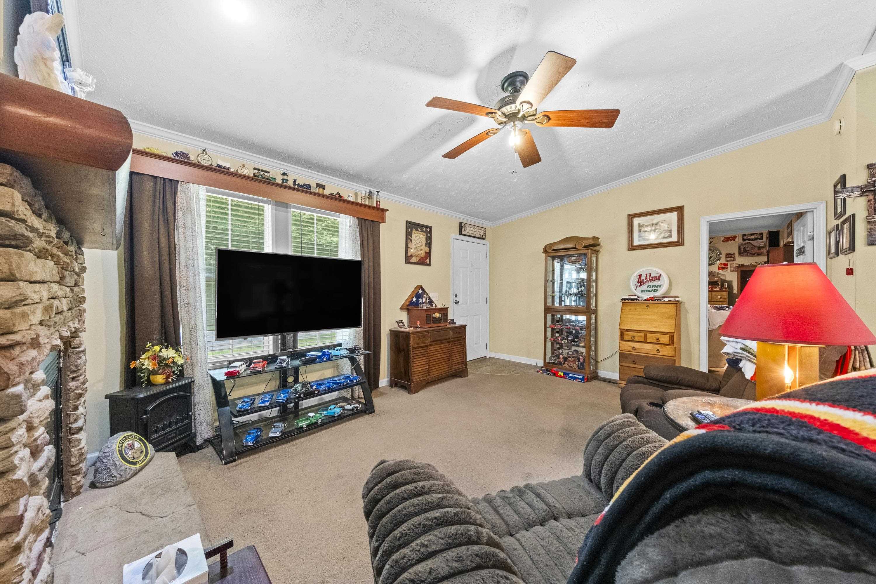 https://zimg.paragon.ice.com/ParagonImages/Property/PH/AABRKY/60933/4/0/0/19d4ed1cc874285ae968e1b533ac21d1/0/740a3683240ca037b2a11b691bb43d85/60933-53cb20bc-e0bb-4769-81f3-c6da842e1ca0.JPG