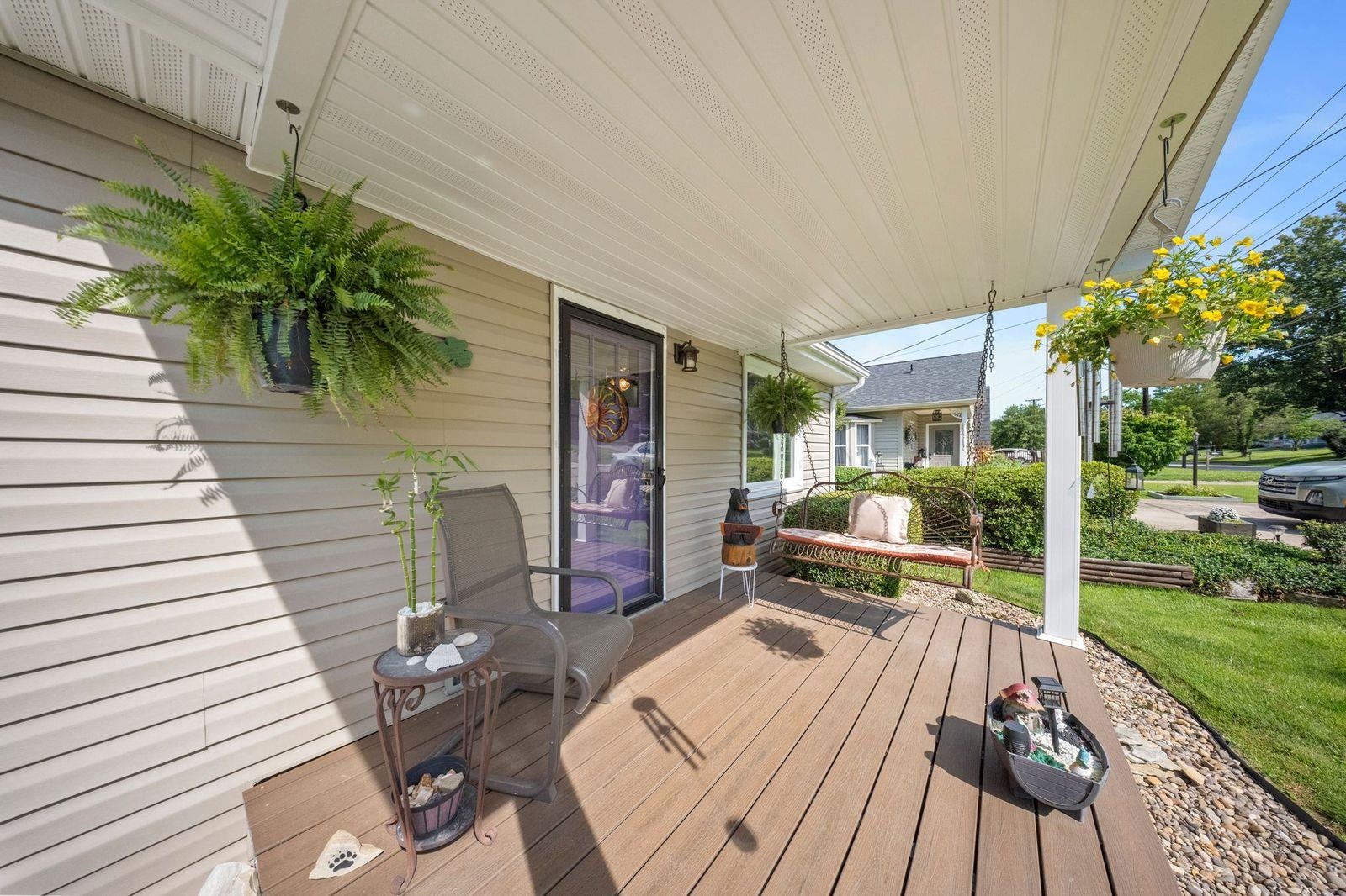 https://zimg.paragon.ice.com/ParagonImages/Property/PH/AABRKY/60936/2/0/0/05bf4cf224b2d2209dc3a4cded8cdb45/0/90d77a6beb90f1fb47c11256ec2ce2ee/60936-8311631f-9354-4eb9-8f90-32d9e5f96518.JPG