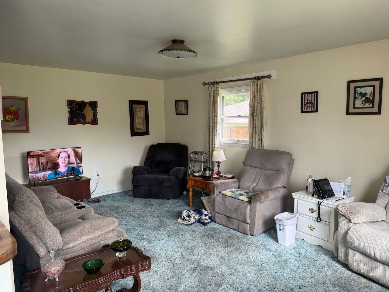 https://zimg.paragon.ice.com/ParagonImages/Property/PH/AABRKY/60937/7/0/0/1dee7d9ac62ae792d517388280b321c6/0/b4f2e77a8236d9cb853095574331f7b9/60937-518b1d9b-3360-481c-aadf-e8881adad9a3.JPG
