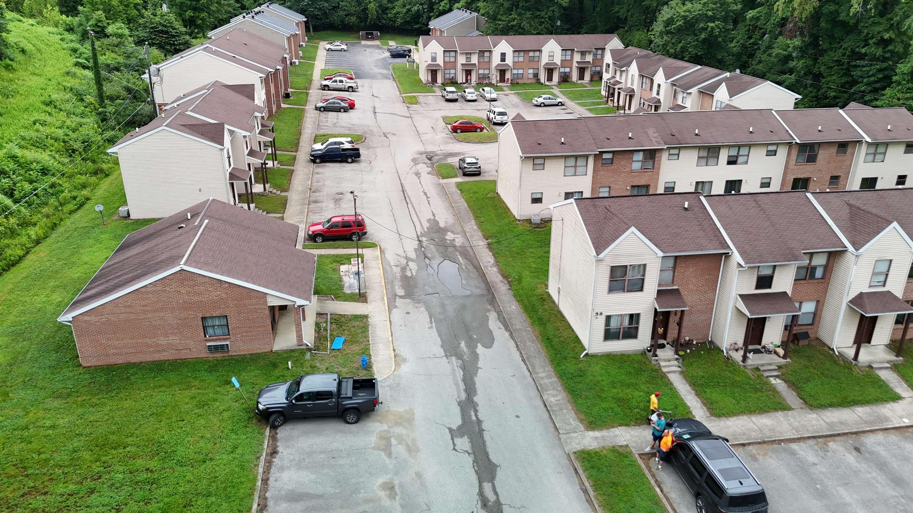 https://zimg.paragon.ice.com/ParagonImages/Property/PH/AABRKY/60938/13/0/0/6e1a9ee5e590731b84b54af5114e4011/0/6033ea4521d71960aceaef563e347077/60938-6b1873a6-f695-4668-8fd0-ded8b4e783fb.JPG