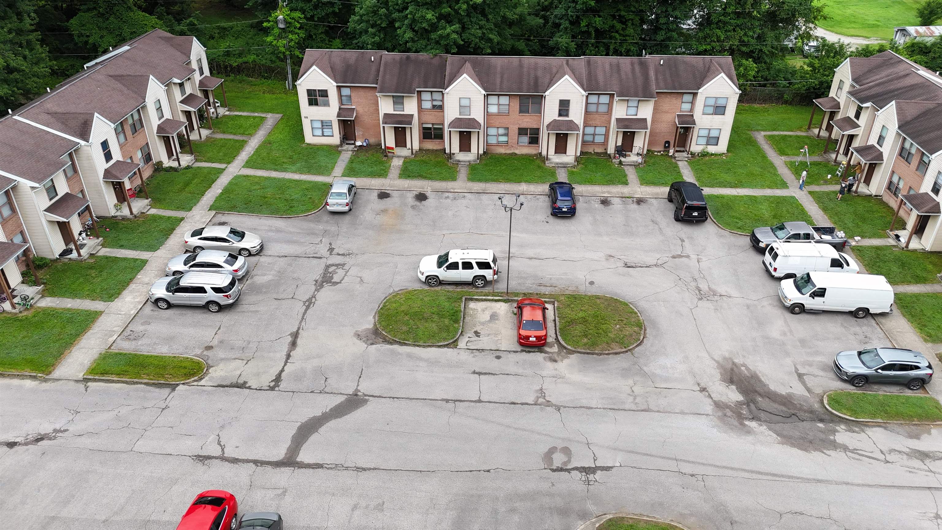 https://zimg.paragon.ice.com/ParagonImages/Property/PH/AABRKY/60938/6/0/0/2c01fc9b64b87d5f81453090132cc16d/0/6033ea4521d71960aceaef563e347077/60938-592cf459-91db-4e2f-96b9-4733ed447b67.JPG