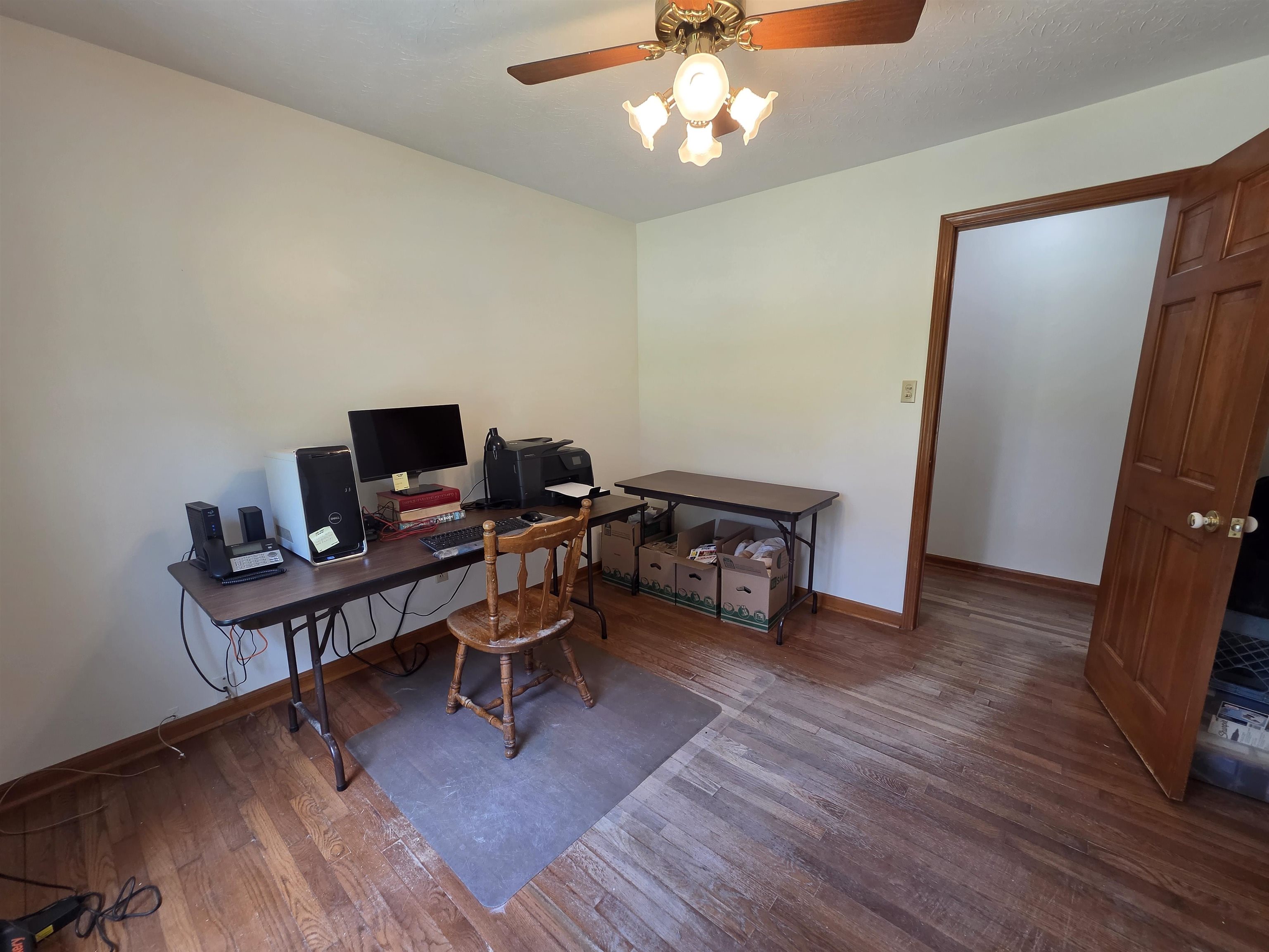 https://zimg.paragon.ice.com/ParagonImages/Property/PH/AABRKY/60945/8/0/0/71ba45b9e37da14af12b8b91920396ff/0/132d41b8ef528d8dfe6136fc277a5ded/60945-44d693d6-5e13-4c44-9c00-5a640fd0a7bc.JPG