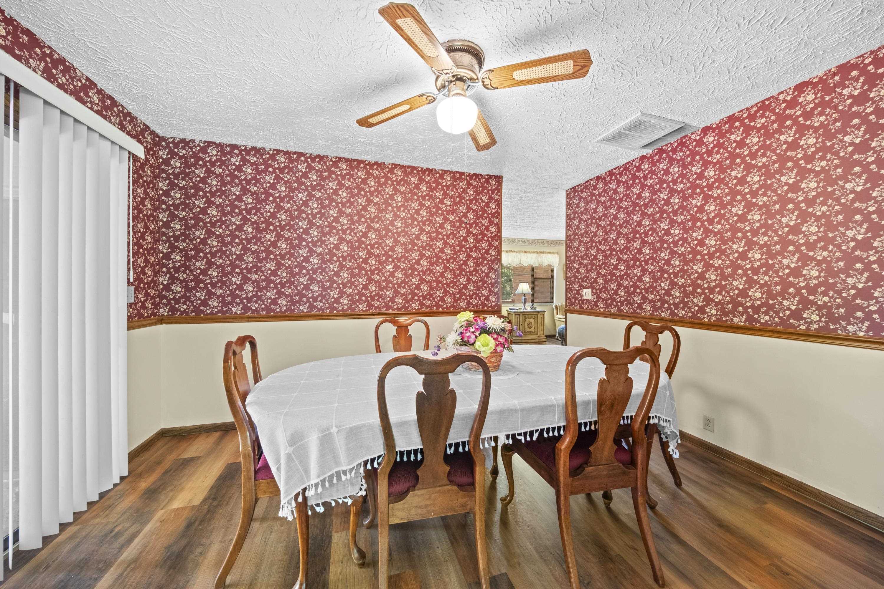 https://zimg.paragon.ice.com/ParagonImages/Property/PH/AABRKY/60954/12/0/0/5ee8515dea9913c92a209e86b5661579/0/58e43c70d79bcaea1f532c293133e91c/60954-5431a459-61af-4524-b2f2-dfe0597e46f6.JPG