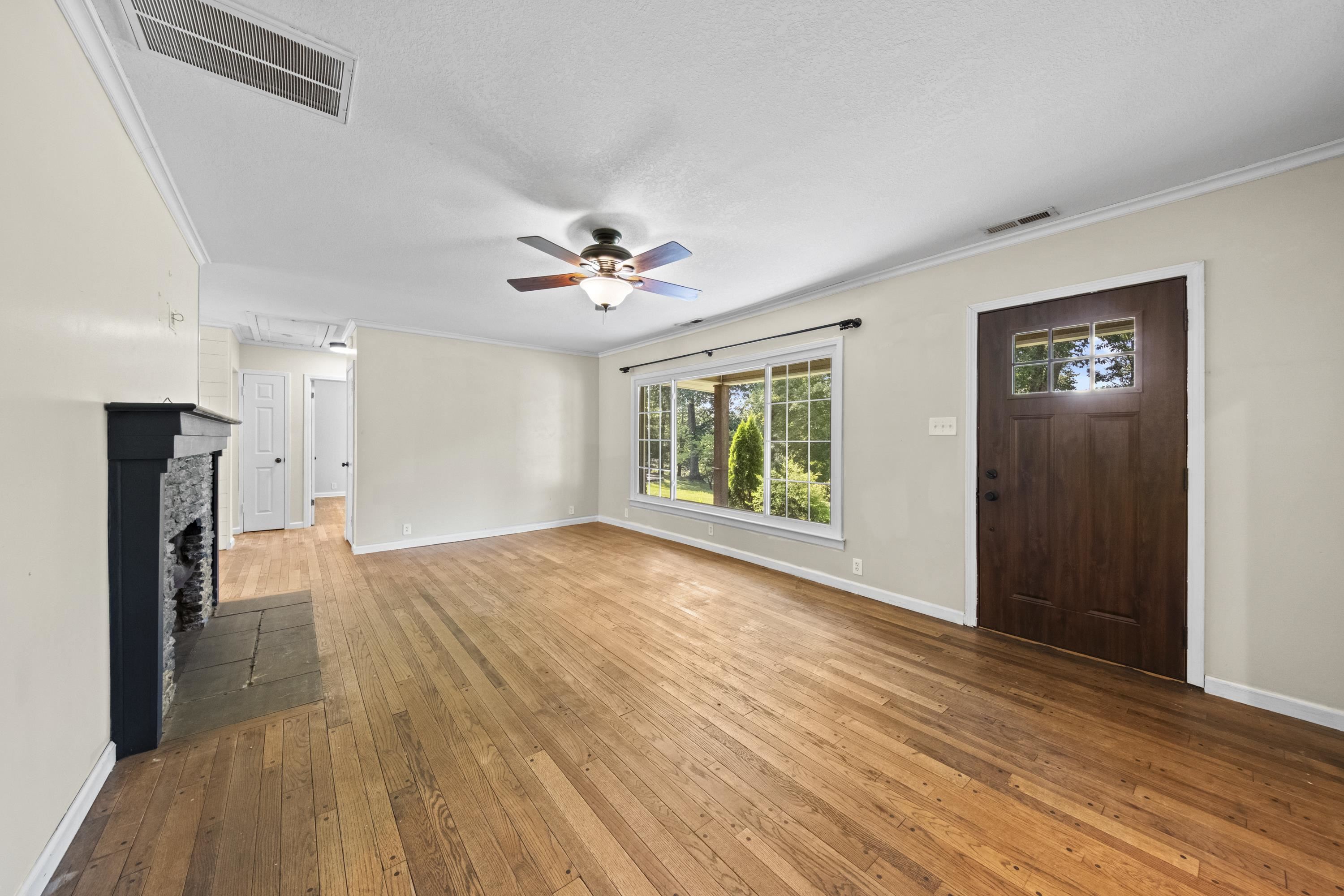 https://zimg.paragon.ice.com/ParagonImages/Property/PH/AABRKY/60972/7/0/0/30f4d94befc08bab8870de67453dc50b/0/bcff9f212b0489899405c1d421d6c865/60972-b299701a-e68f-48e1-8b29-631b8afe2aed.JPG