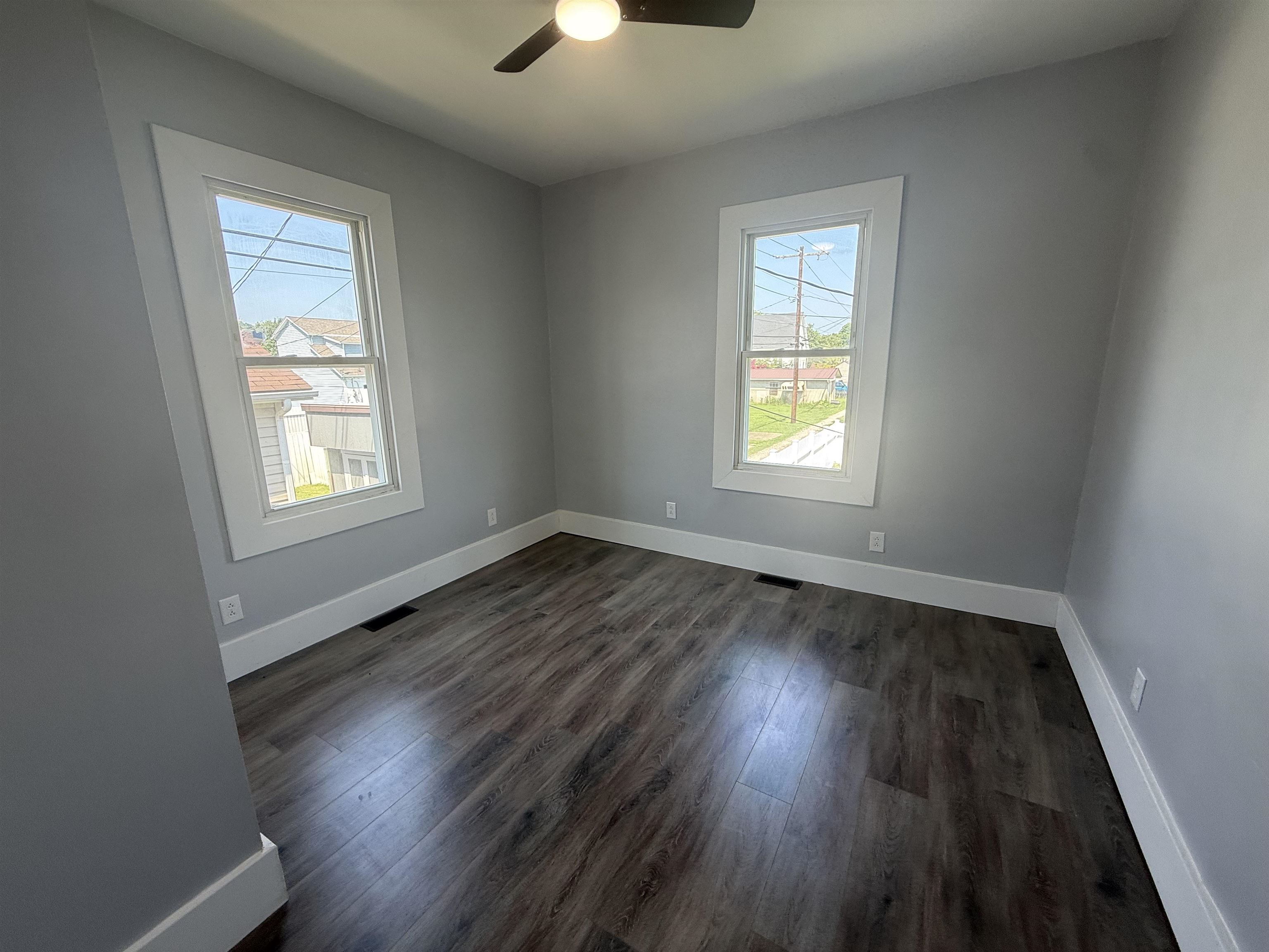 https://zimg.paragon.ice.com/ParagonImages/Property/PH/AABRKY/60976/9/0/0/ea4c8ed67774a5352b4a19132c3ebd23/0/1cac7acbddbb801d0b7e55d7fc12cefb/60976-476d09c3-9a2e-40c9-8590-5b196f2a416c.JPG