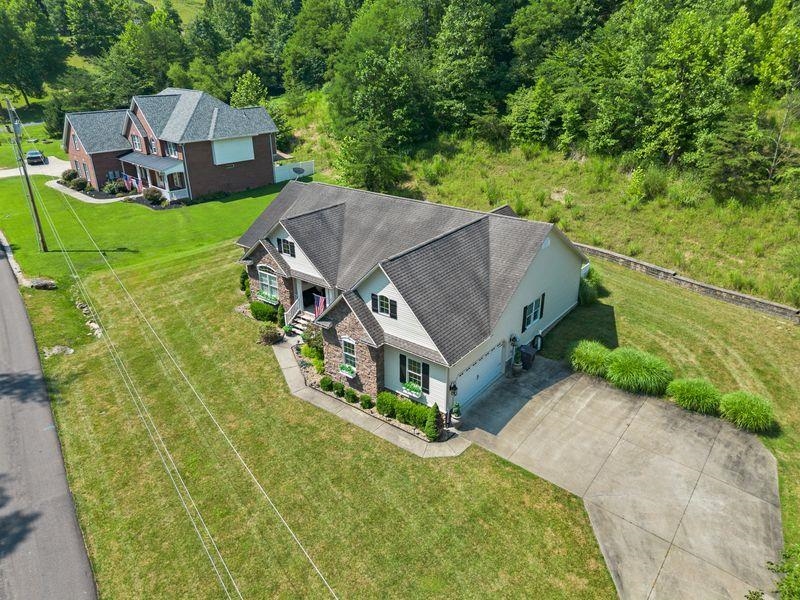 https://zimg.paragon.ice.com/ParagonImages/Property/PH/AABRKY/60978/3/0/0/80e99faab58410ad6bb8431296d1ab4e/0/d868289315d37cb6545c8a08c9b68d96/60978-5561311d-e152-46d0-a568-53bbc38ee7c2.JPG