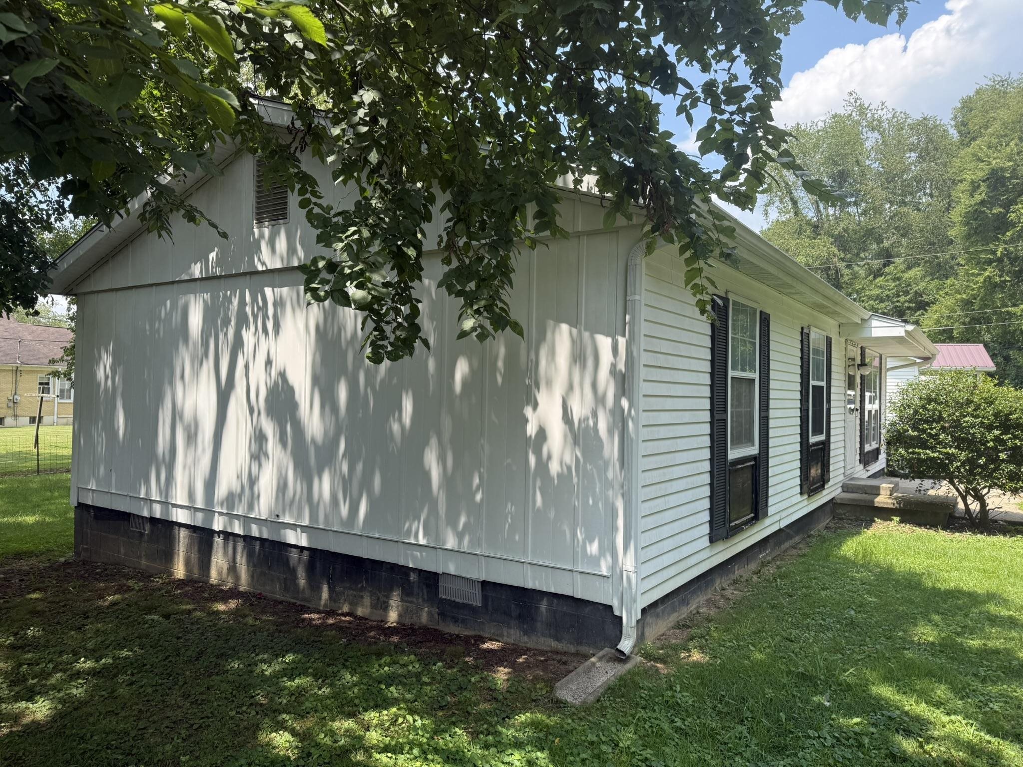 https://zimg.paragon.ice.com/ParagonImages/Property/PH/AABRKY/60985/2/0/0/744f9cbe2fb4bd05c45392e8a5683cda/0/a74247e69cbecb2953f2aac1a65c03f4/60985-94fee135-941c-4064-aee3-3dd54fbb2c5b.JPG