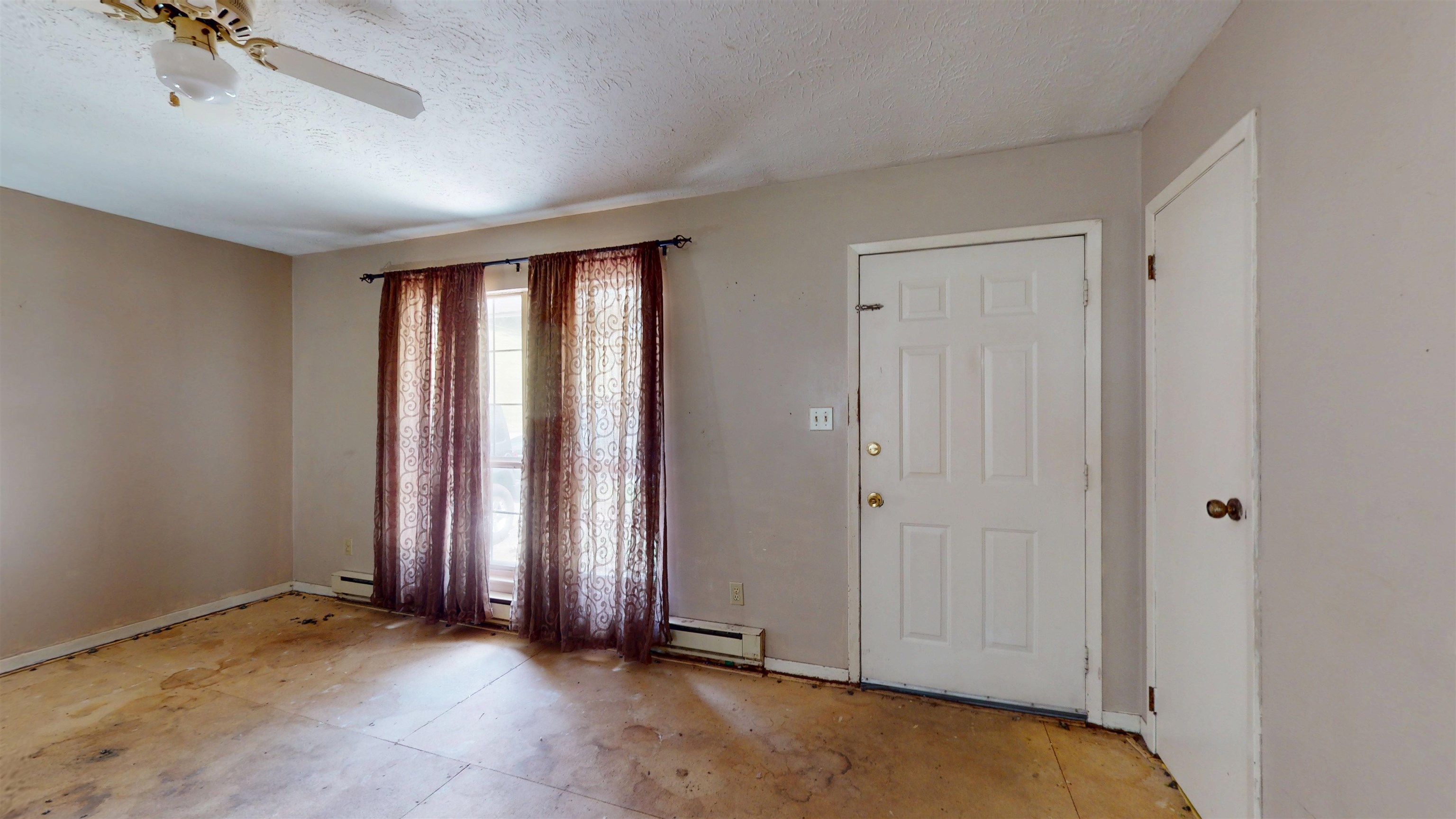 https://zimg.paragon.ice.com/ParagonImages/Property/PH/AABRKY/60985/9/0/0/8ff2a09d1fa790fc04475eab90ffe8d3/0/a74247e69cbecb2953f2aac1a65c03f4/60985-1d9b724c-0f95-44f9-aee7-61d6acf32a6a.JPG