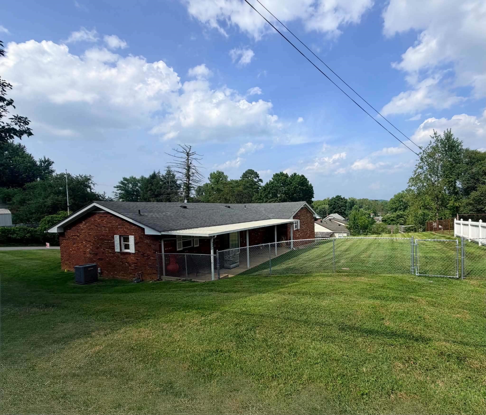 https://zimg.paragon.ice.com/ParagonImages/Property/PH/AABRKY/60990/10/0/0/db66d7093cab5c6c213ab808fb70bf75/0/72450b5f31640a5d1e4764828e4f4bcd/60990-07cfa3b4-f90e-42dd-8af4-bbe429791498.JPG