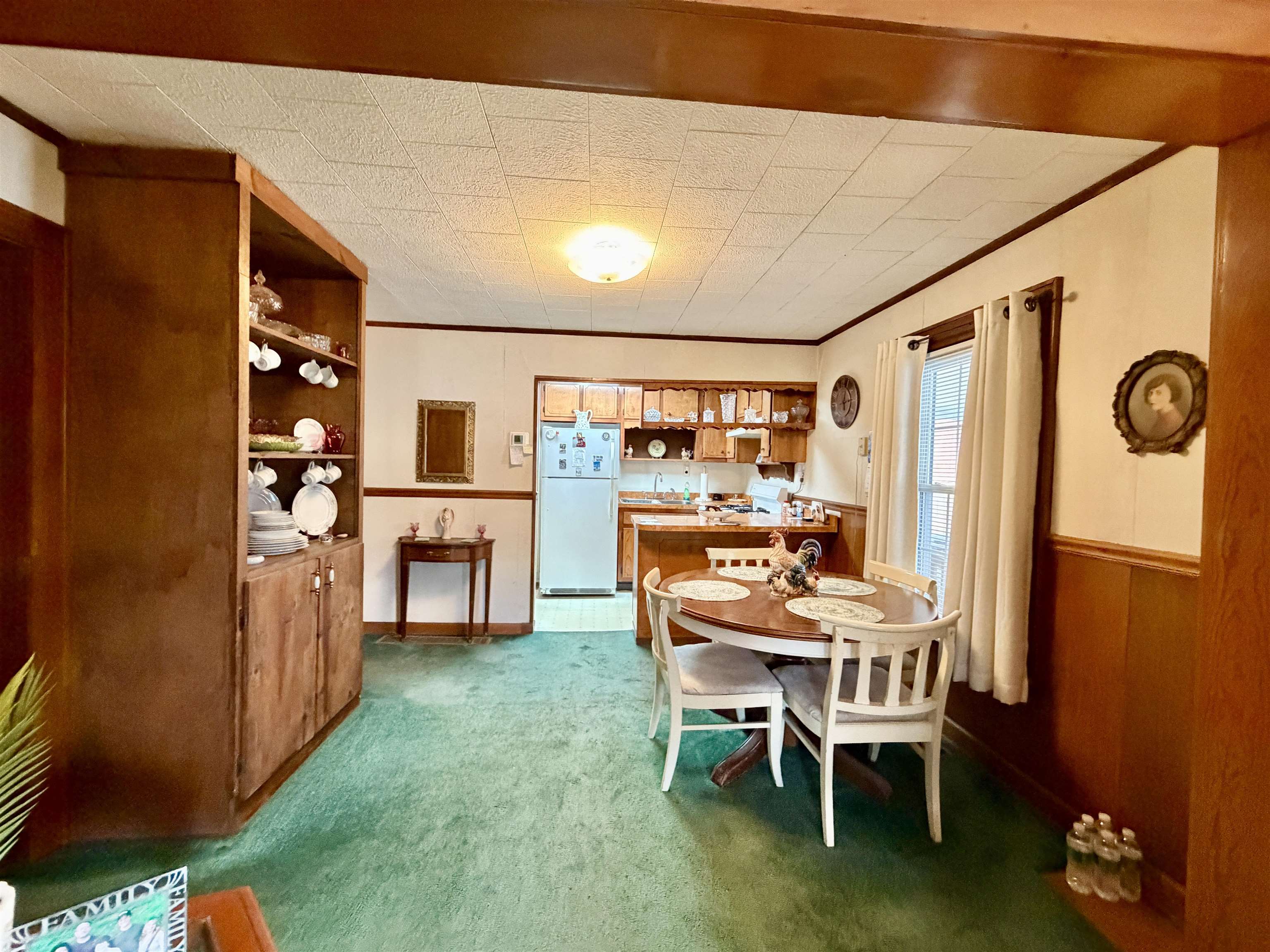 https://zimg.paragon.ice.com/ParagonImages/Property/PH/AABRKY/60991/2/0/0/c9eb518dd5241c517ee351c979b5bc32/0/46435f456044f658a540beacb86af320/60991-baa5d2a1-eb41-4f1a-b91c-c6dfd21bab3a.JPG