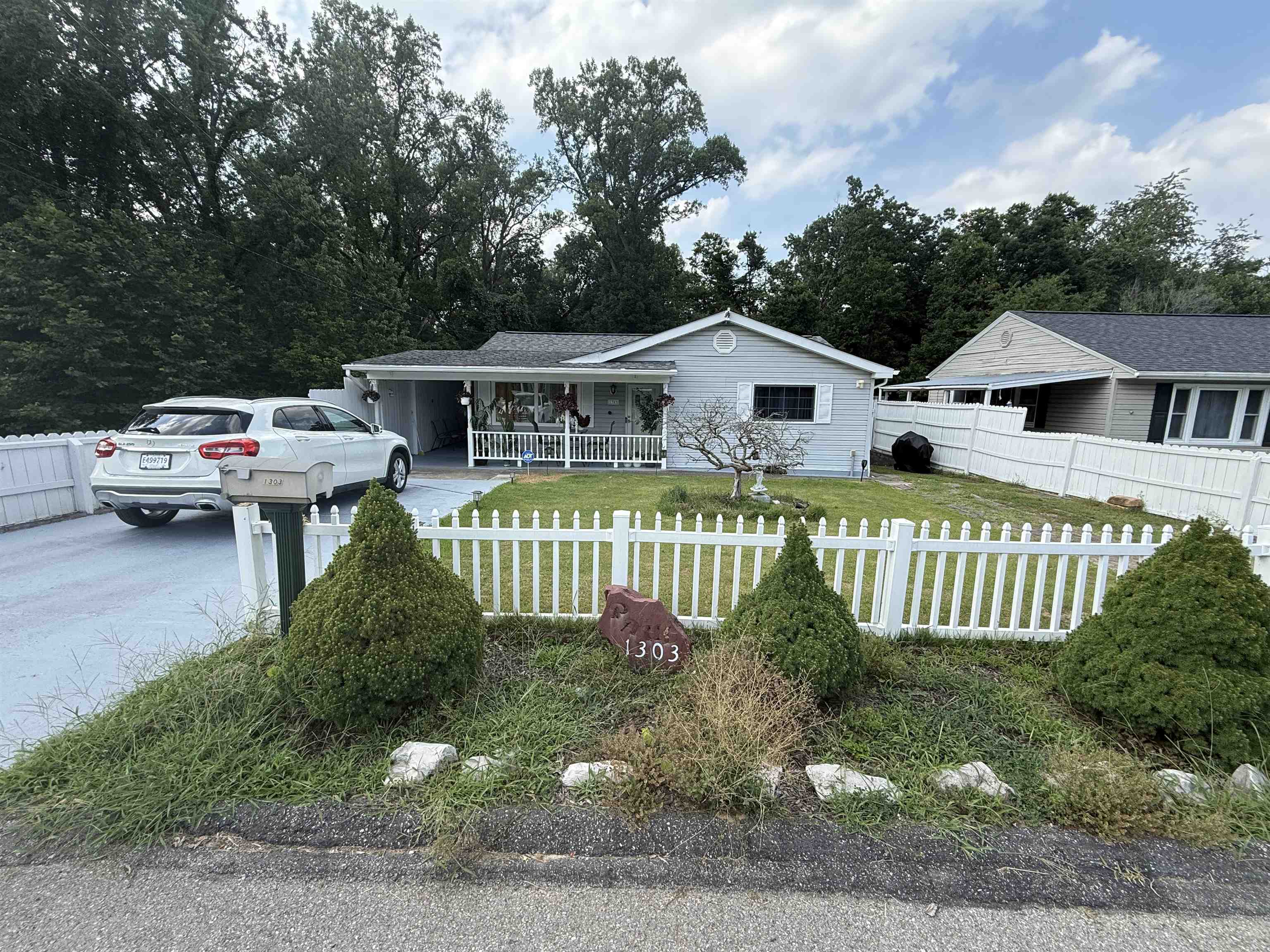 https://zimg.paragon.ice.com/ParagonImages/Property/PH/AABRKY/60993/2/0/0/0cef7ce28d8a97e0a86b28e9dd1ee477/0/4866add29f2ad378a414a4b03969543f/60993-4f725ec3-0cd7-449e-8dd4-41248586ac4e.JPG