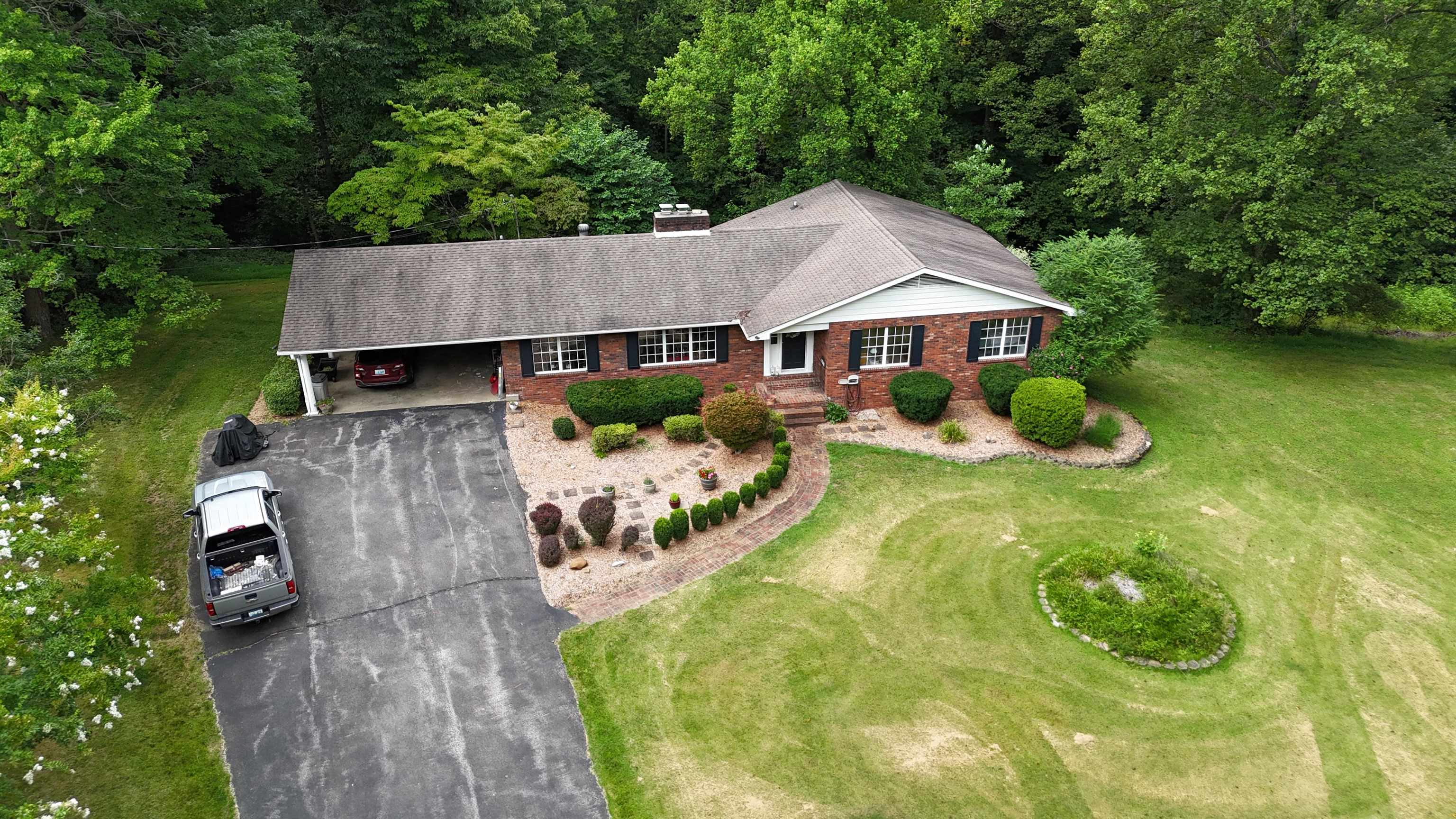 https://zimg.paragon.ice.com/ParagonImages/Property/PH/AABRKY/60997/1/0/0/e37209a74879c319e30c4ae38cee25d8/0/01803f5e4cd64f8d7cab30e98defb7d8/60997-42144c1f-f800-44e3-96e3-06fda5c230ac.JPG