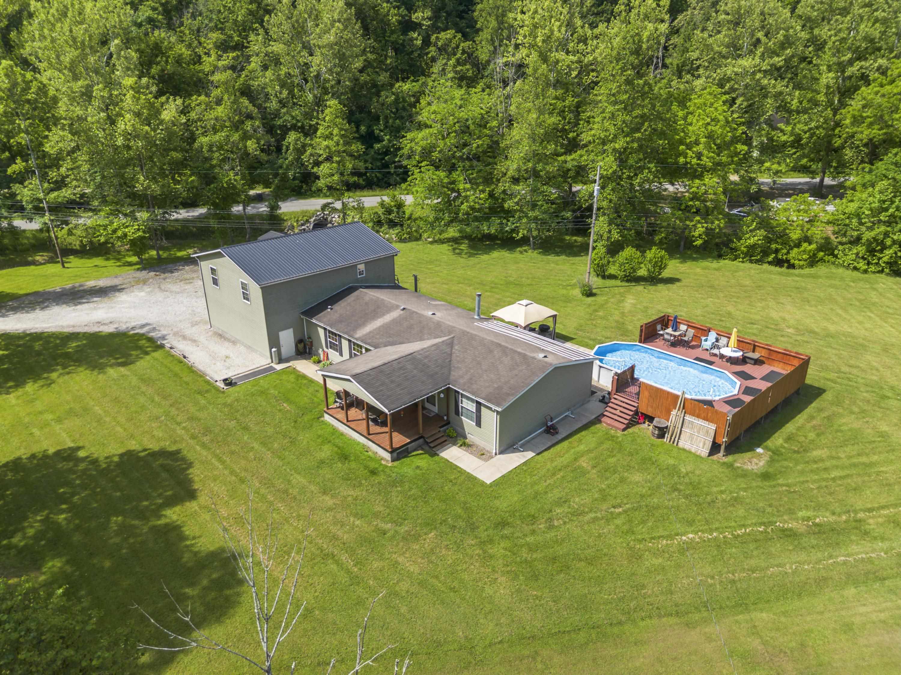 https://zimg.paragon.ice.com/ParagonImages/Property/PH/AABRKY/60999/1/0/0/b30a476d5fb9f7b84c468d385f67f29c/0/473605bffbe3fd525414304a5d5b9c5a/60999-b0d7866f-ebc4-45b5-a0e1-69fe4077e7a7.JPG
