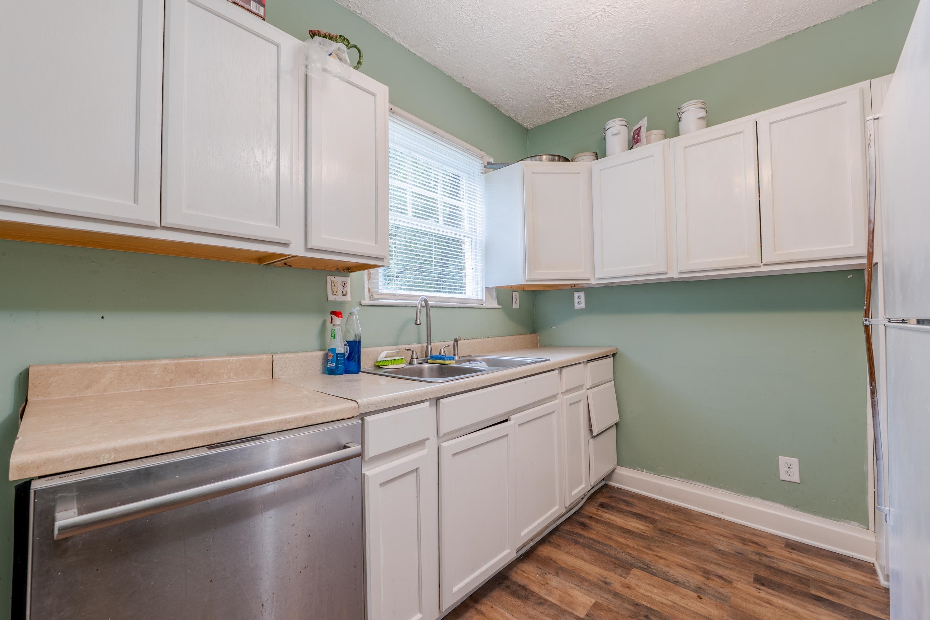 https://zimg.paragon.ice.com/ParagonImages/Property/PH/AABRKY/61001/11/0/0/b9d19ec795163963b7f86f7694fb4c07/0/731190e1c48b90cb0fe962b79a1c4bbf/61001-feed3f79-358b-4df1-a705-9435e5942b94.JPG