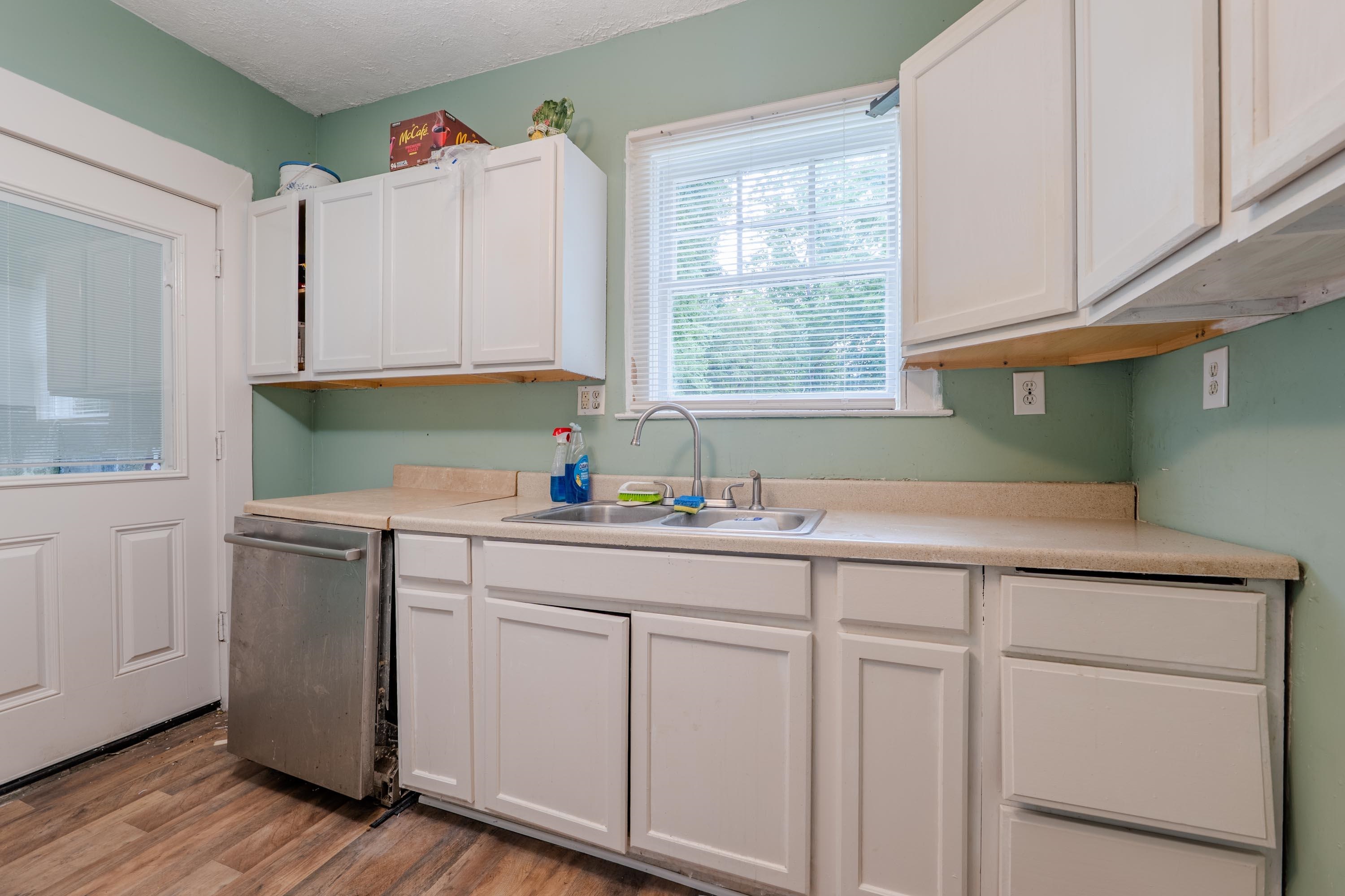 https://zimg.paragon.ice.com/ParagonImages/Property/PH/AABRKY/61001/12/0/0/be7c25d7077b7f844cc05dcf073b603a/0/731190e1c48b90cb0fe962b79a1c4bbf/61001-7710e856-ba42-4f13-96fb-c88bc6c32d67.JPG