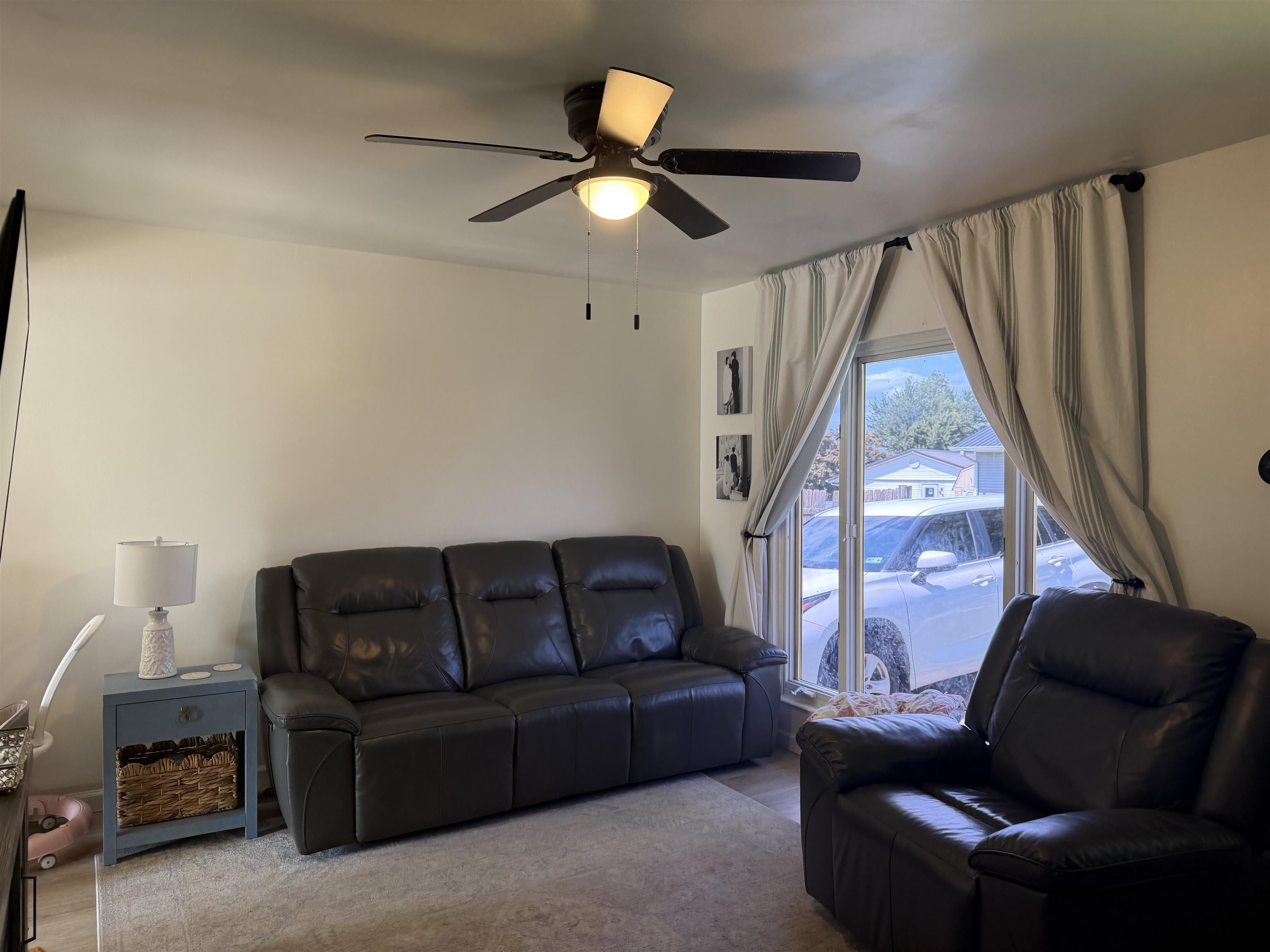 https://zimg.paragon.ice.com/ParagonImages/Property/PH/AABRKY/61004/2/0/0/6abf460a2551295ec99cb6a140cb6e71/0/dc6cb650229815fe3cab9c6bf2ef0703/61004-3799f7fc-b1ed-4e1d-b1cb-2b650039e288.JPG