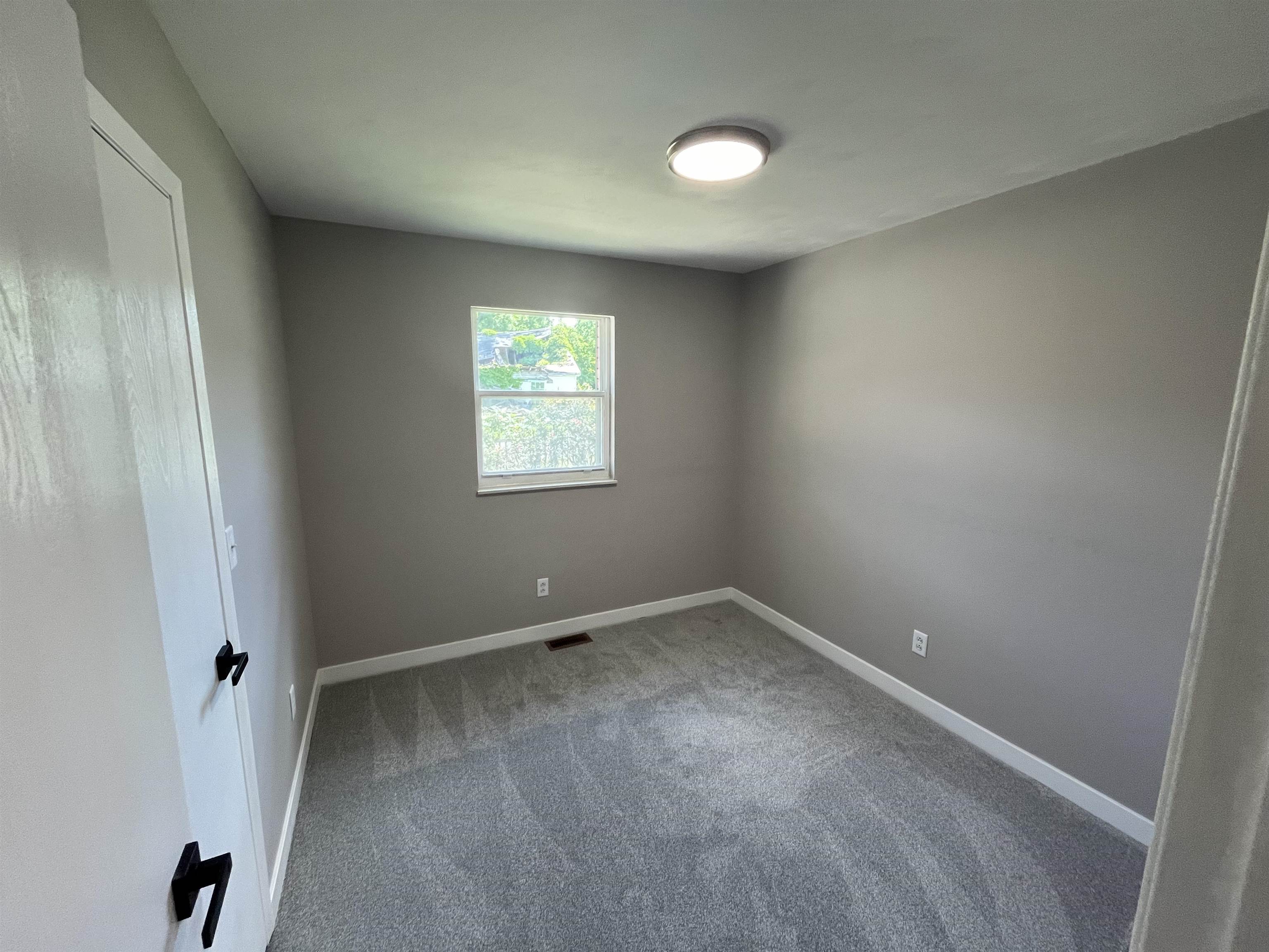 https://zimg.paragon.ice.com/ParagonImages/Property/PH/AABRKY/61005/13/0/0/bed543bd4444879fc3c40ec8010082d0/0/d4d2bd76c5c227580ef9b93543334d7f/61005-2d8d67a5-8085-4614-b052-d830038bffa9.JPG