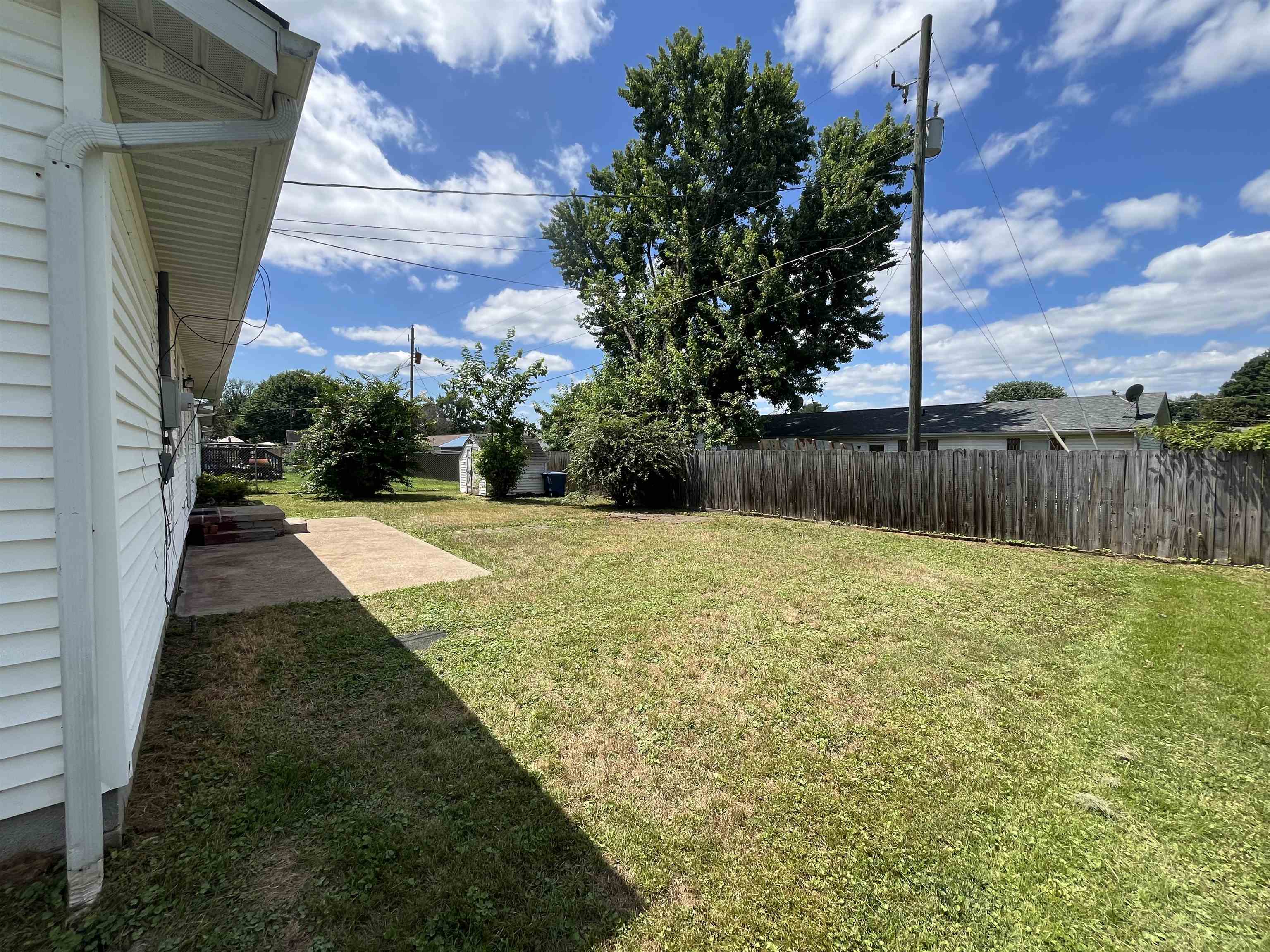 https://zimg.paragon.ice.com/ParagonImages/Property/PH/AABRKY/61005/2/0/0/8dea96332a67397d4e7d966d1e3e8a41/0/d4d2bd76c5c227580ef9b93543334d7f/61005-9f7eb0a0-8bd1-45ba-a7d0-c1b5ea7cc633.JPG