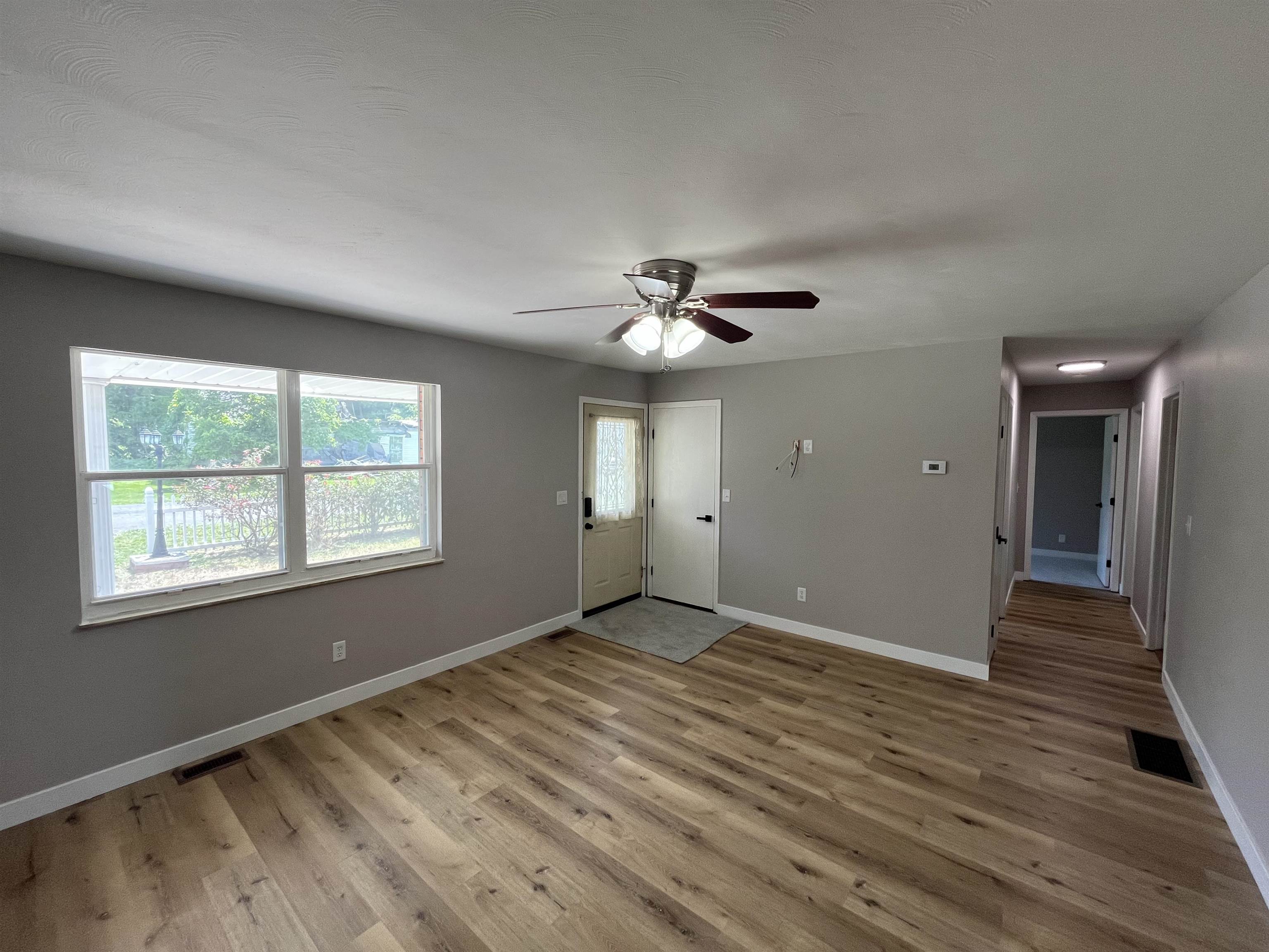 https://zimg.paragon.ice.com/ParagonImages/Property/PH/AABRKY/61005/3/0/0/80647b7715c8f30204754fdeecc967b3/0/d4d2bd76c5c227580ef9b93543334d7f/61005-60514b51-89c1-40d7-a3cc-8a16d67f1bd6.JPG