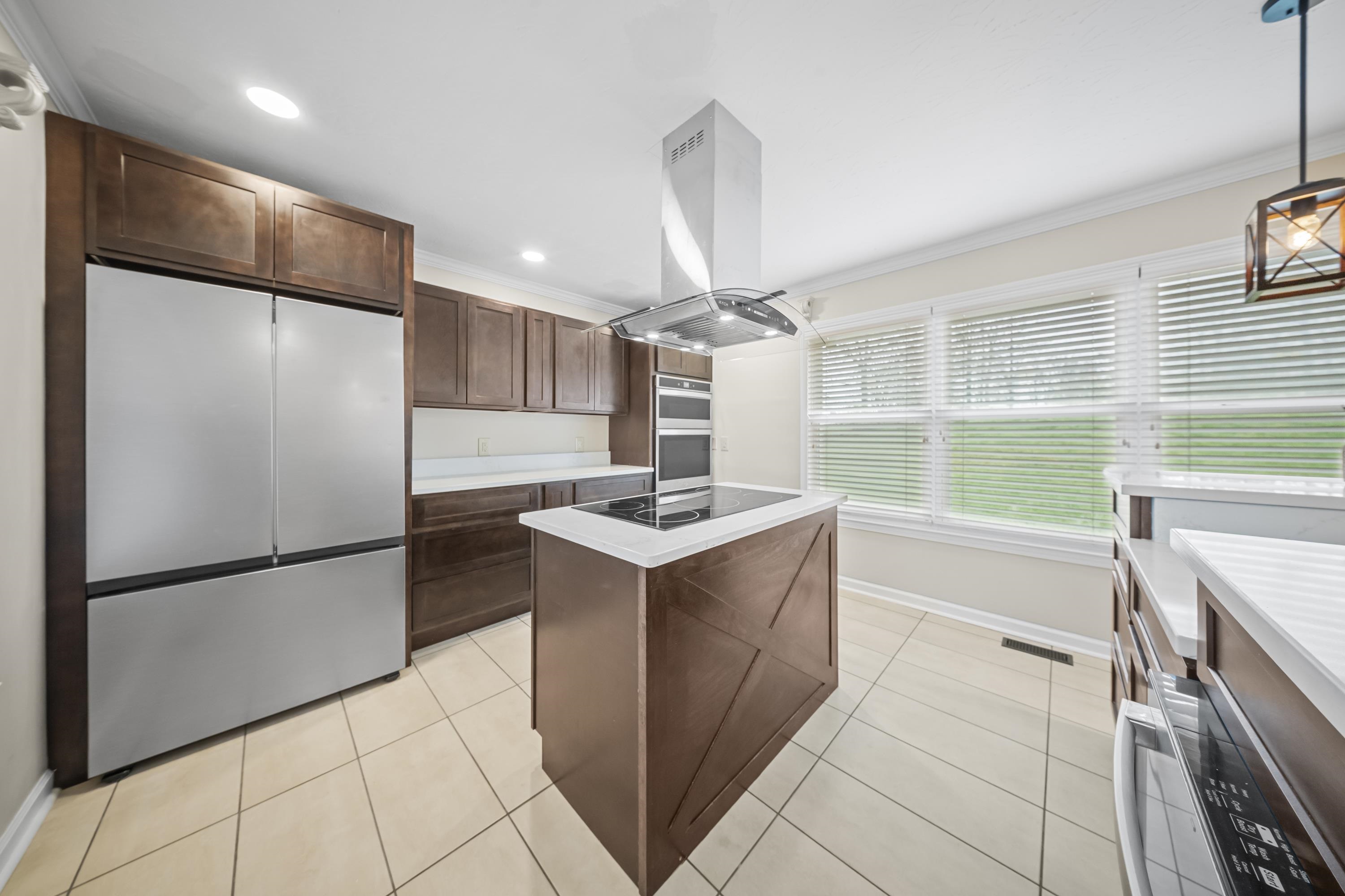 https://zimg.paragon.ice.com/ParagonImages/Property/PH/AABRKY/61009/13/0/0/68cda736ae0584e90b1a2f4c0778864b/0/4eda7e56e3b54ae3f86e2ef32d303678/61009-98be2338-5f8d-48e2-9d70-4123f7cedf15.JPG
