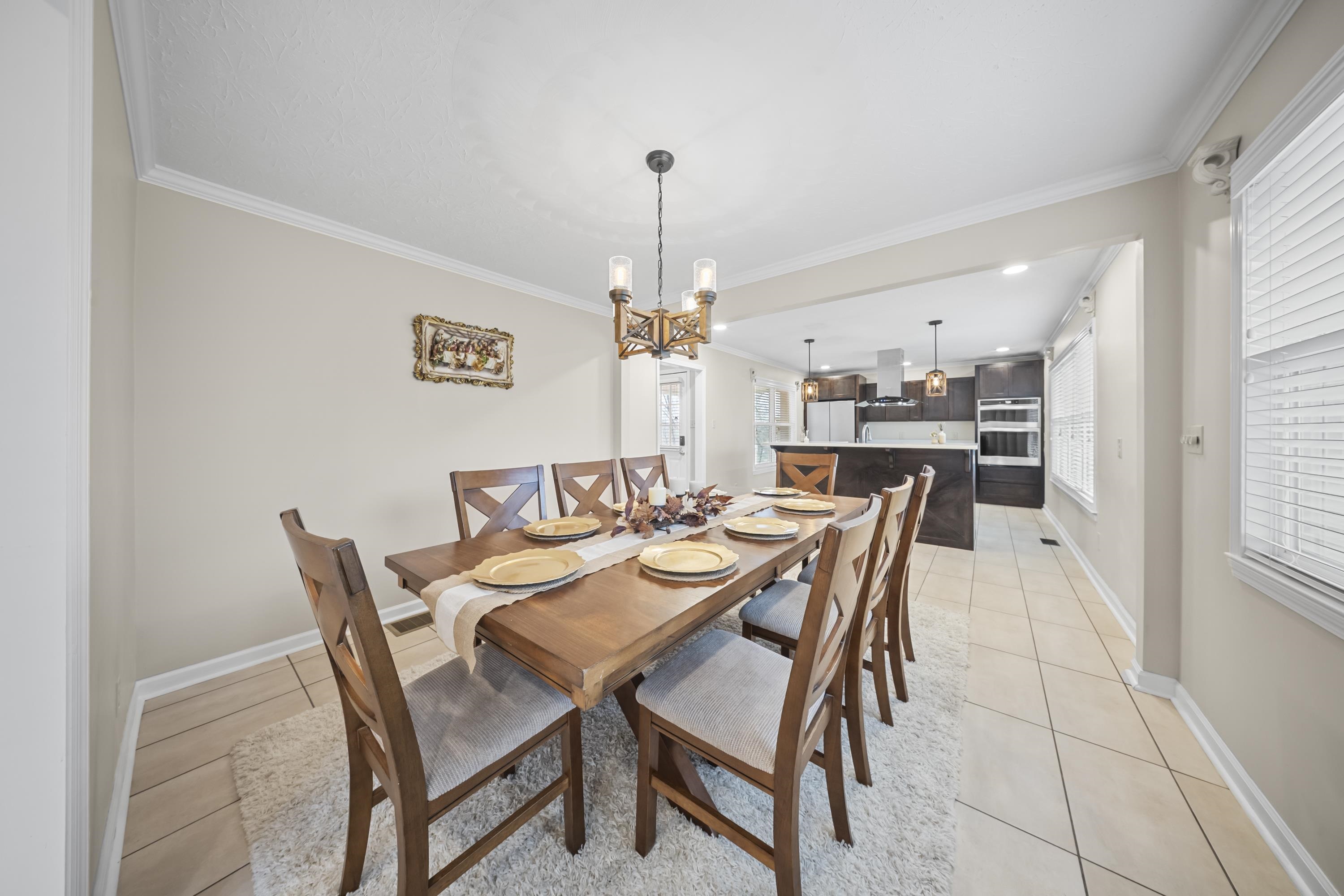 https://zimg.paragon.ice.com/ParagonImages/Property/PH/AABRKY/61009/7/0/0/f43ec2baceb3311cba6d5c5e99a94661/0/4eda7e56e3b54ae3f86e2ef32d303678/61009-6022ff94-f671-4e89-a451-9e95410d4afc.JPG