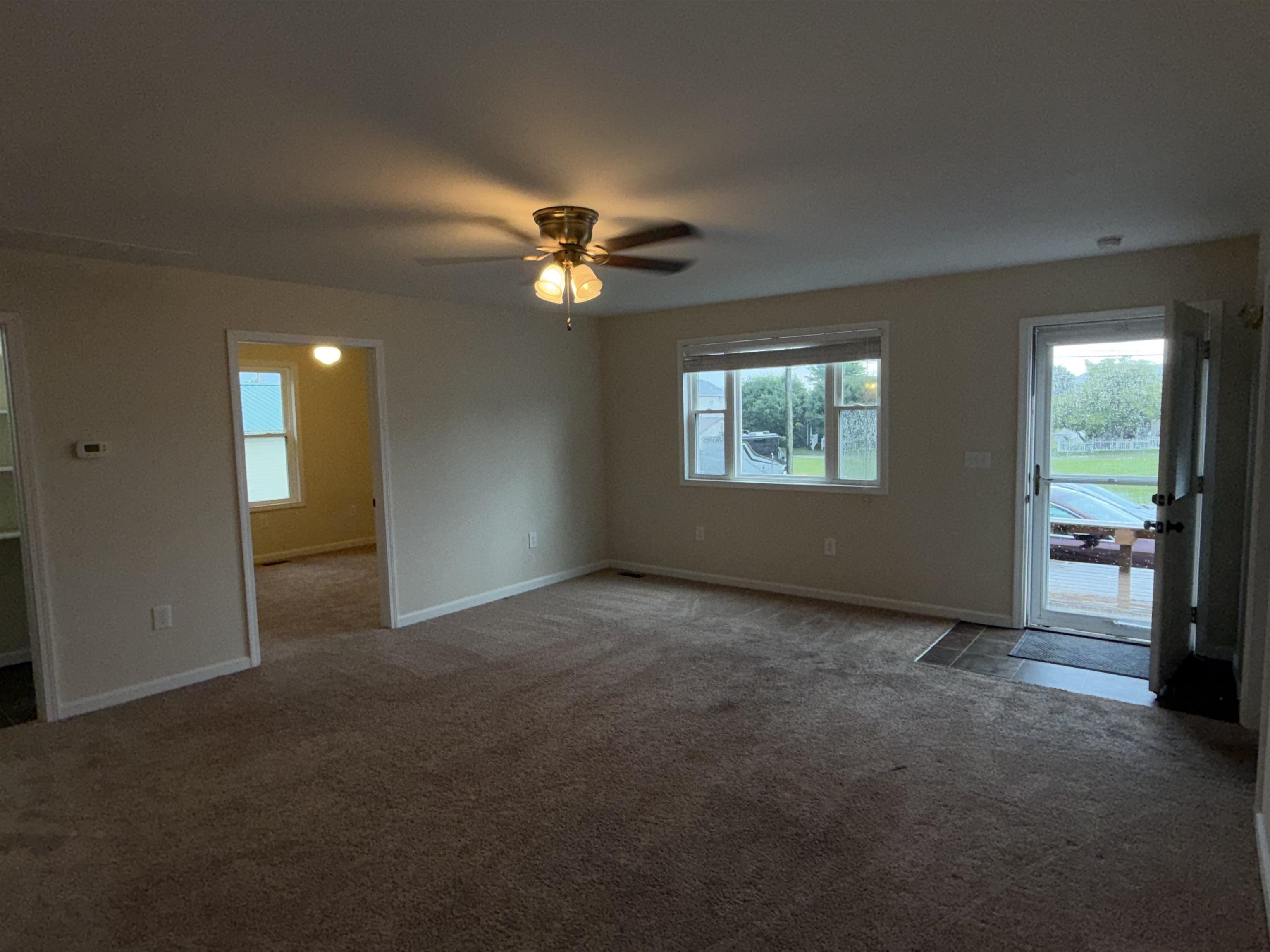 https://zimg.paragon.ice.com/ParagonImages/Property/PH/AABRKY/61010/9/0/0/a19ef41555d7f698055dd6a69be8b2be/0/898715e9c4a2cdaa92989107e65f2fcd/61010-0462d205-c8a6-4792-a18e-78701efca29f.JPG