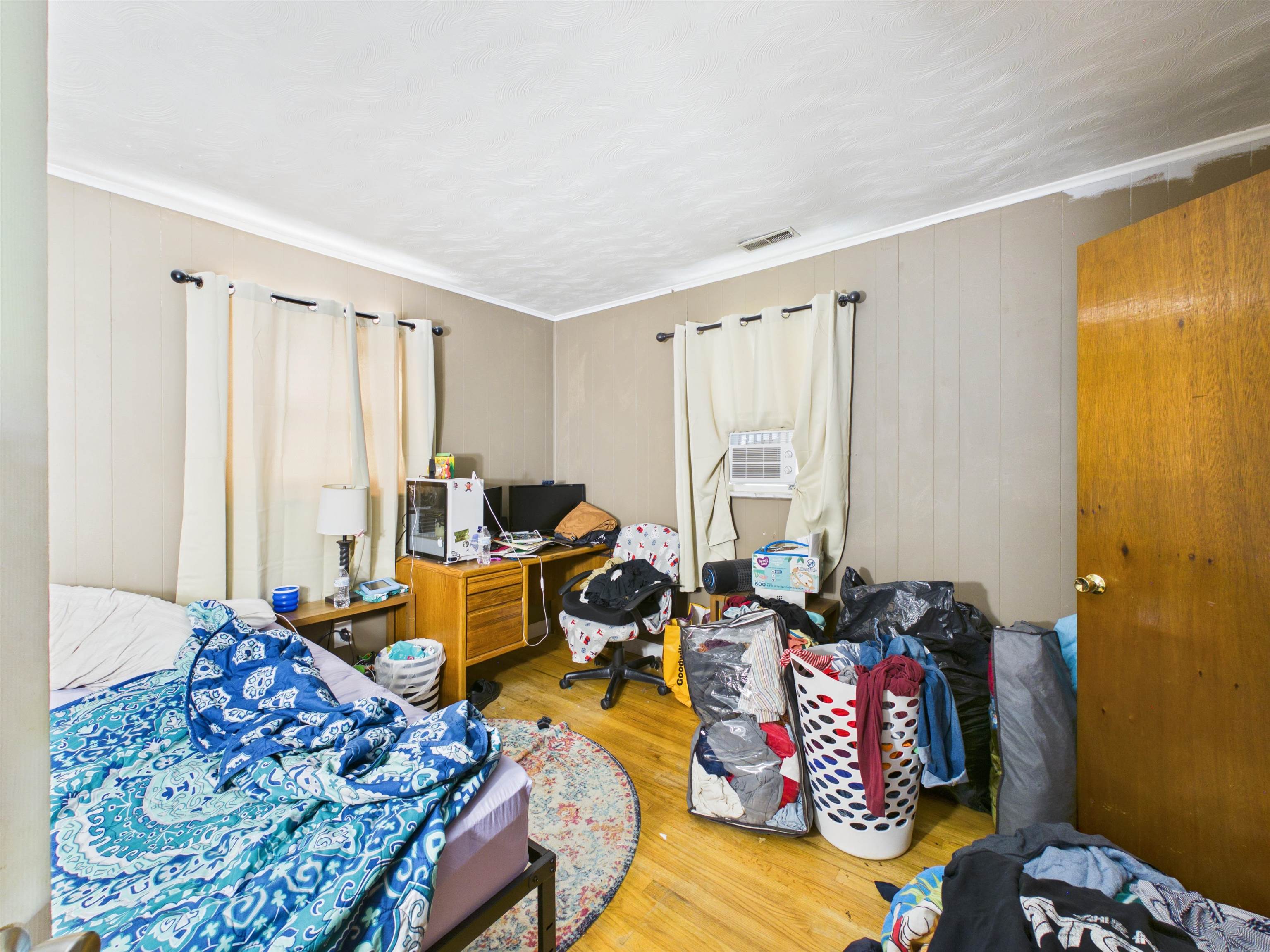 https://zimg.paragon.ice.com/ParagonImages/Property/PH/AABRKY/61011/6/0/0/206eef0b19623e5bd238ac20aadaa5b3/0/9ddcce4bbf391c7872f3533a00064761/61011-ed173237-23c4-4f7c-ae46-24b882d3ac16.JPG